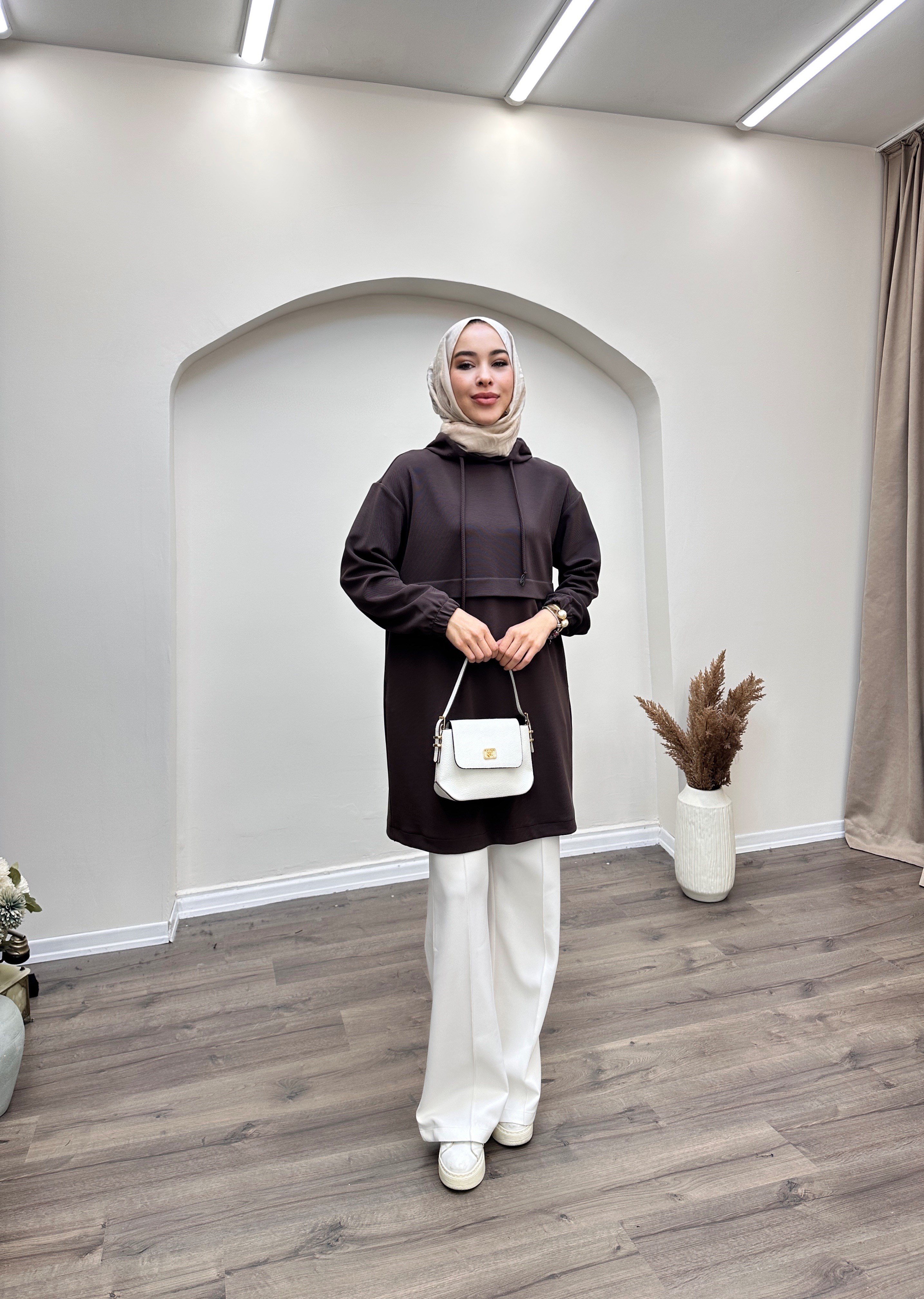 Armine Trend Kapüşonlu Yandan Cepli Kolları Lastikli Fitilli Tunik Kahverengi 25KT462