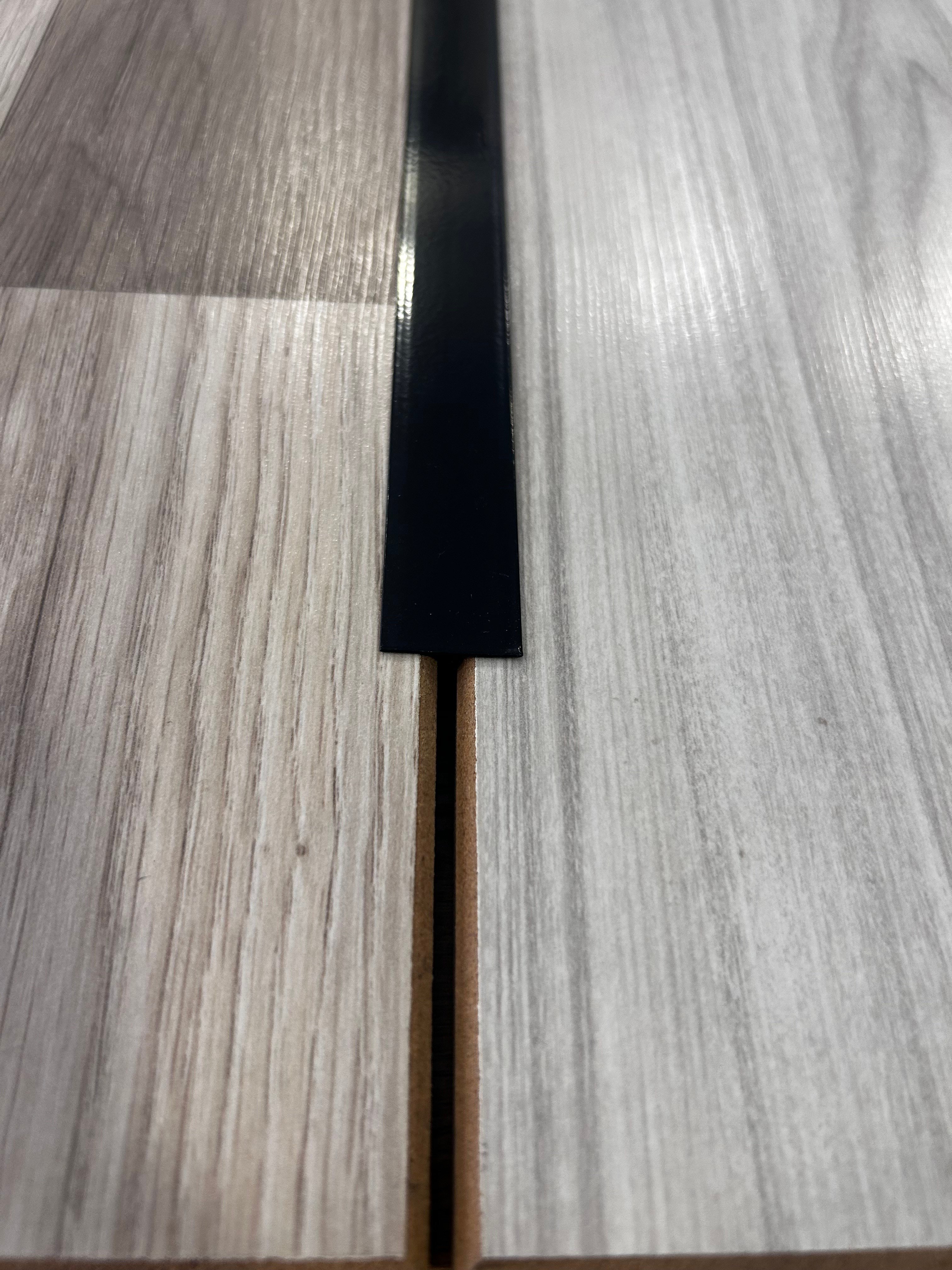 Parke Geçiş Siyah Alüminyum Kapı Eşiği T Profil 2.5 Mm 90 Cm 