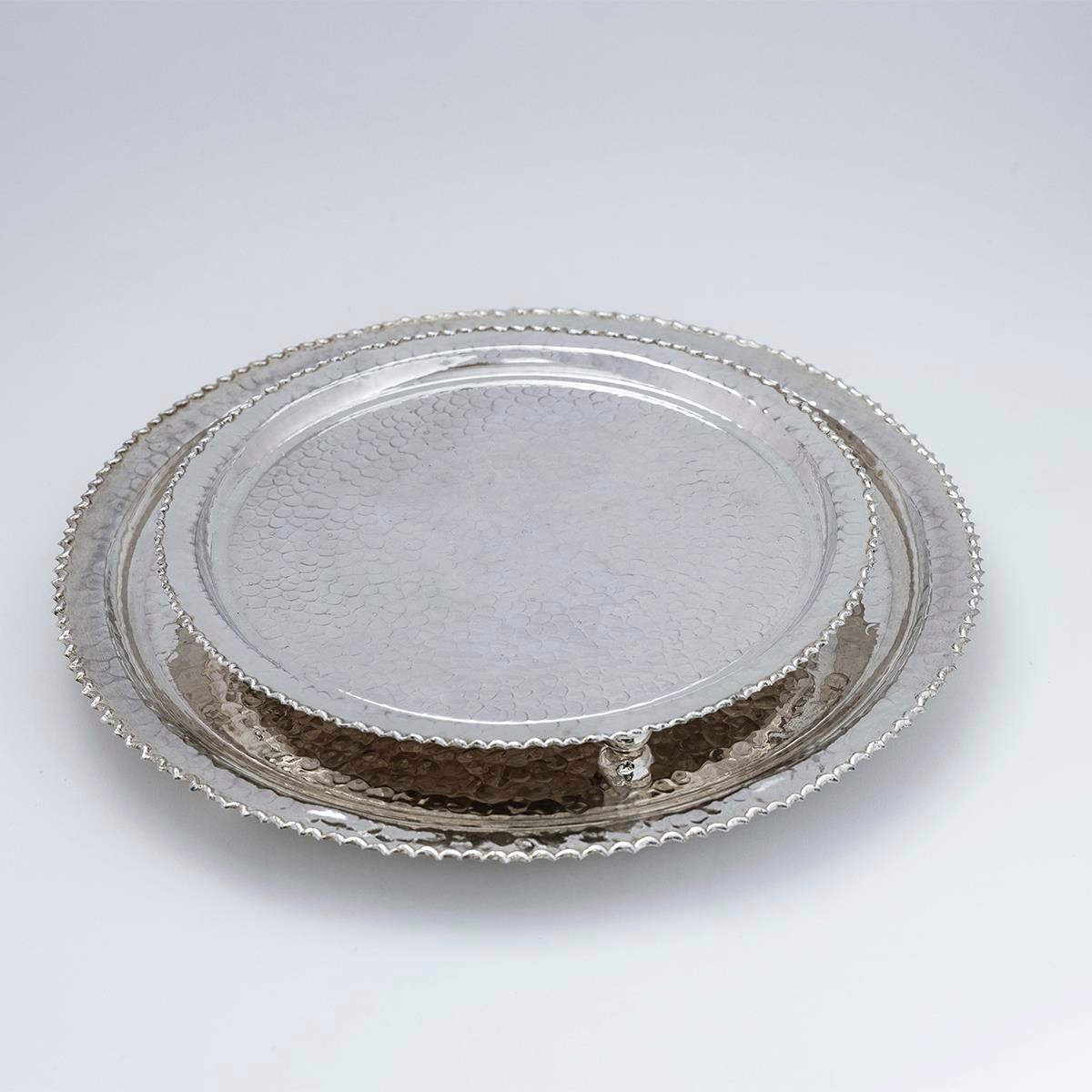 Hadar Yuvarlak Dövülü Tepsi 22cm