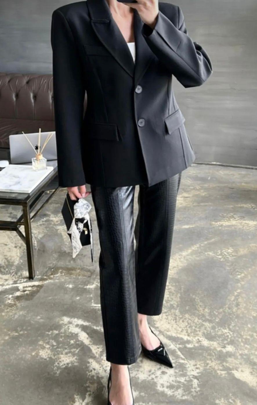 Siyah Bele Oturan Blazer Ceket 