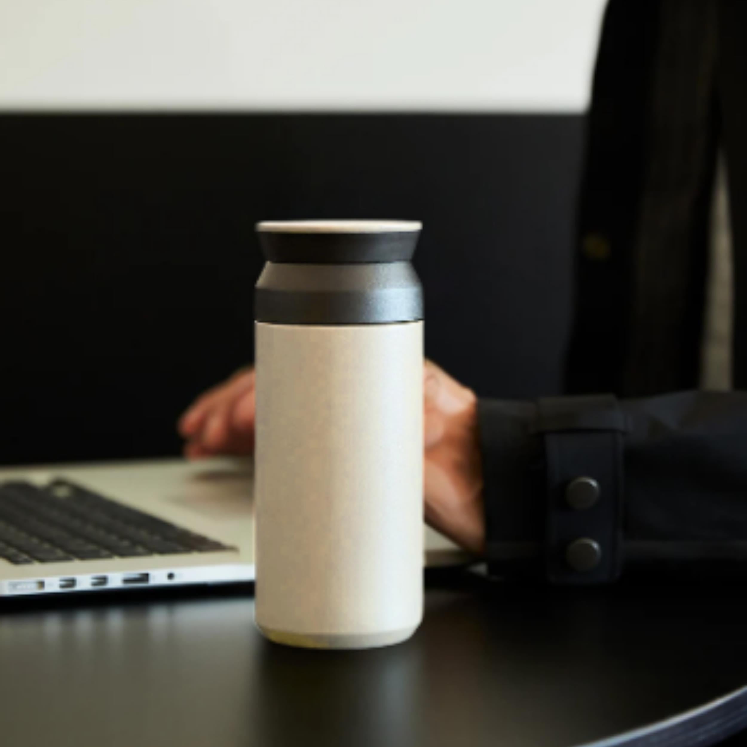 Paslanmaz Çelik Bardak Mug Termos 350 ml  Çift Katmanlı, Sızdırmaz Kapaklı