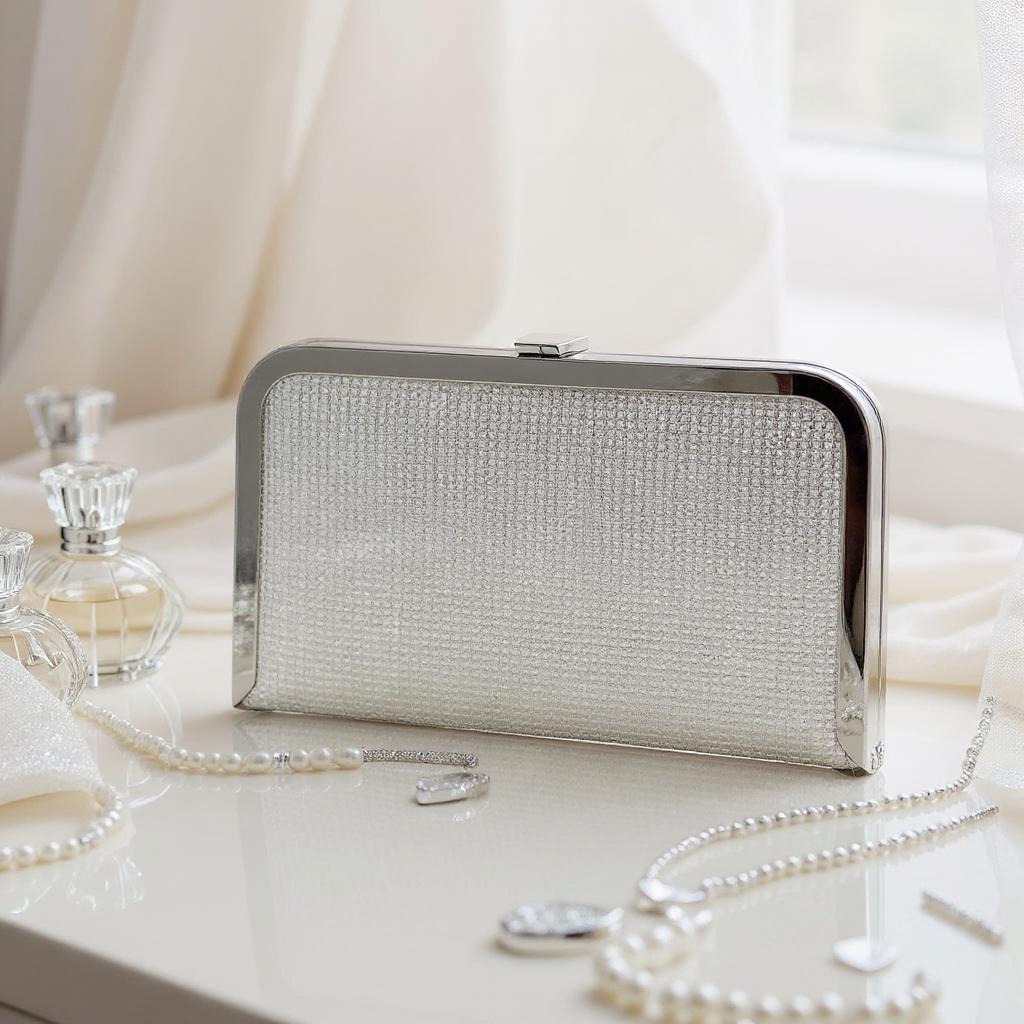 Kasalı Simli Beyaz Abiye Çanta