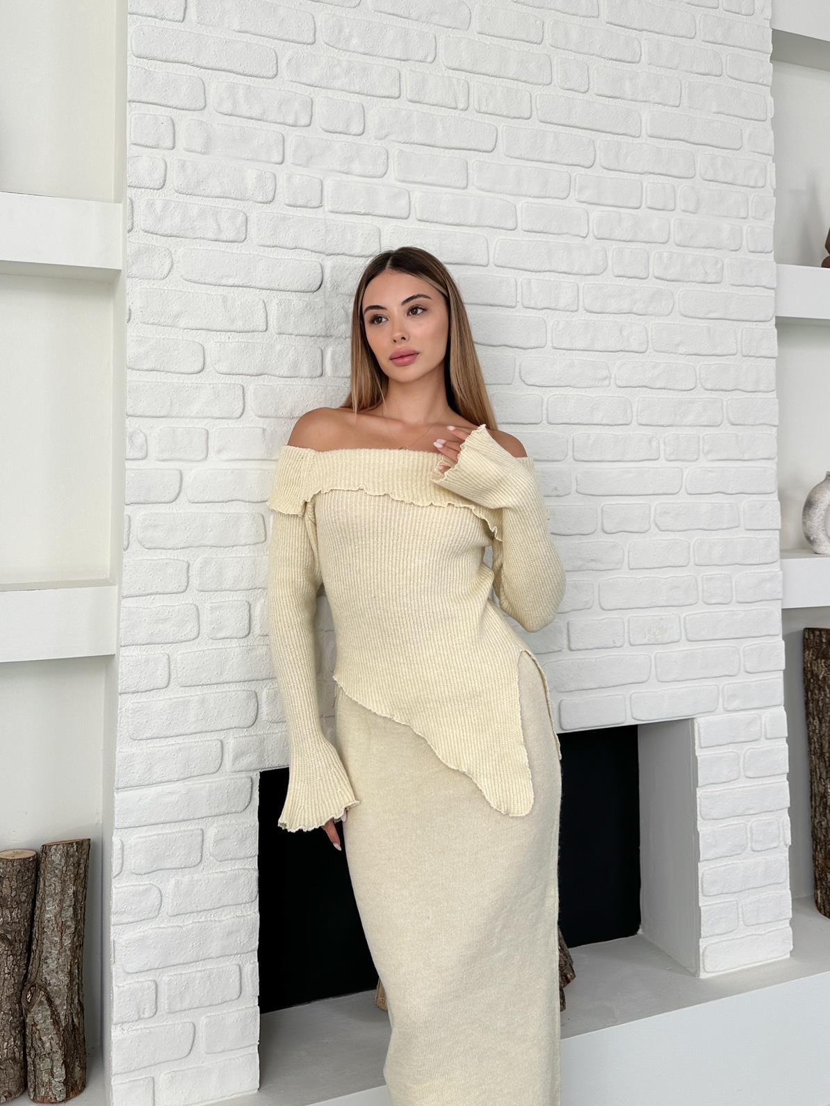 Bej Lüks Asimetrik Kesim Bluz Etek Triko Takım
