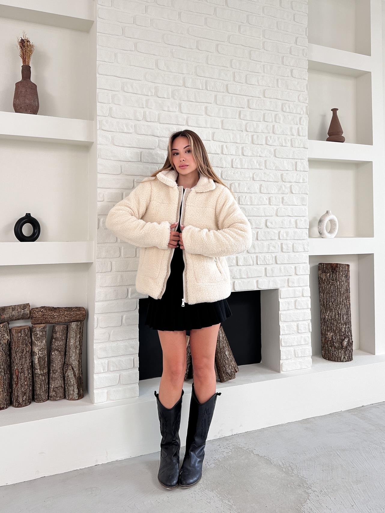 Bej Peluş Fermuarlı Biker Mont