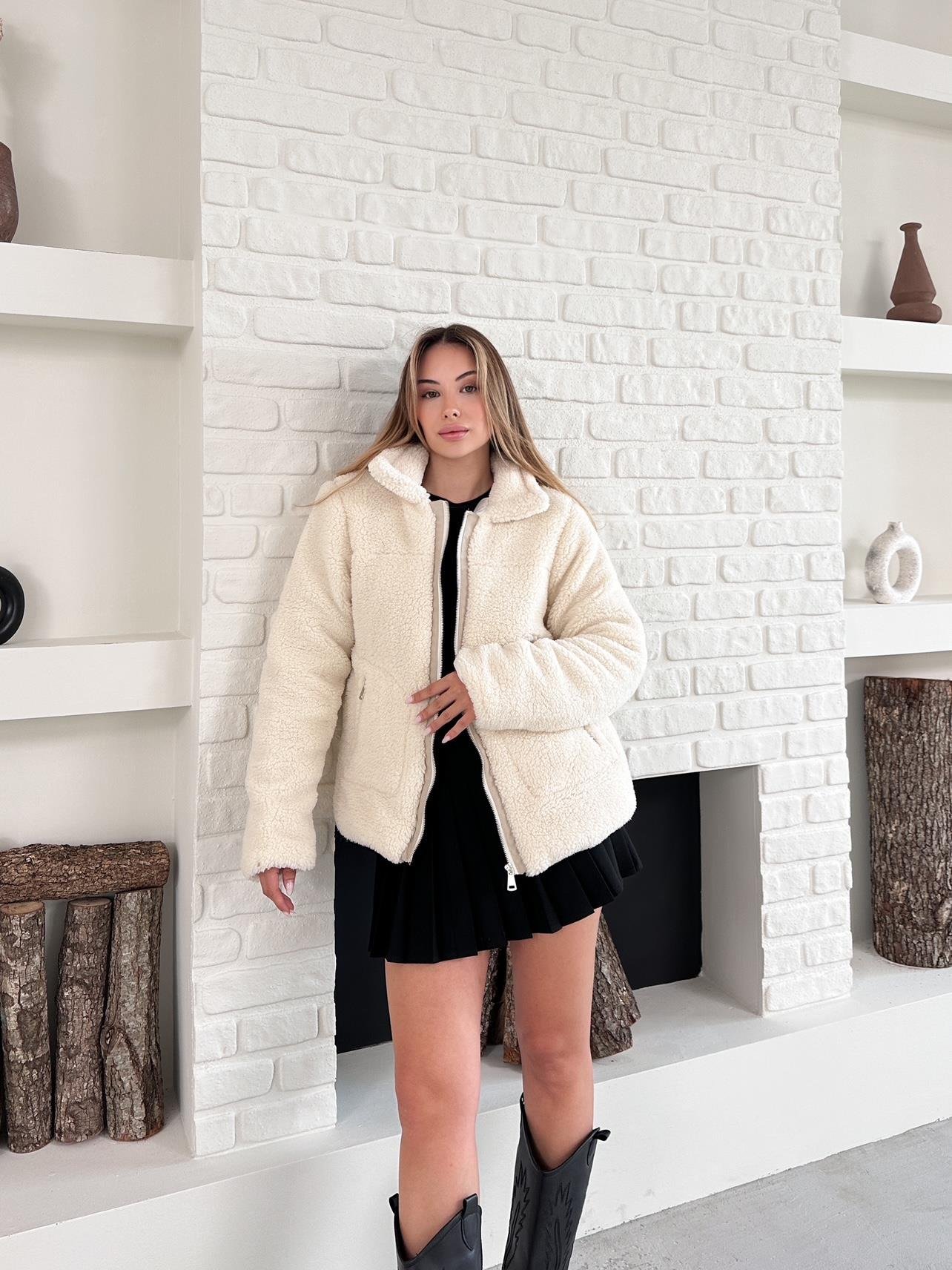Bej Peluş Fermuarlı Biker Mont