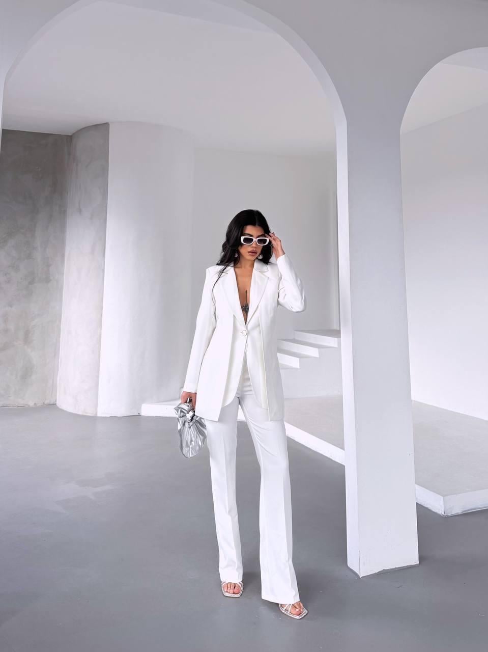 Beyaz Çift Kuşak Görünümlü Blazer Takım