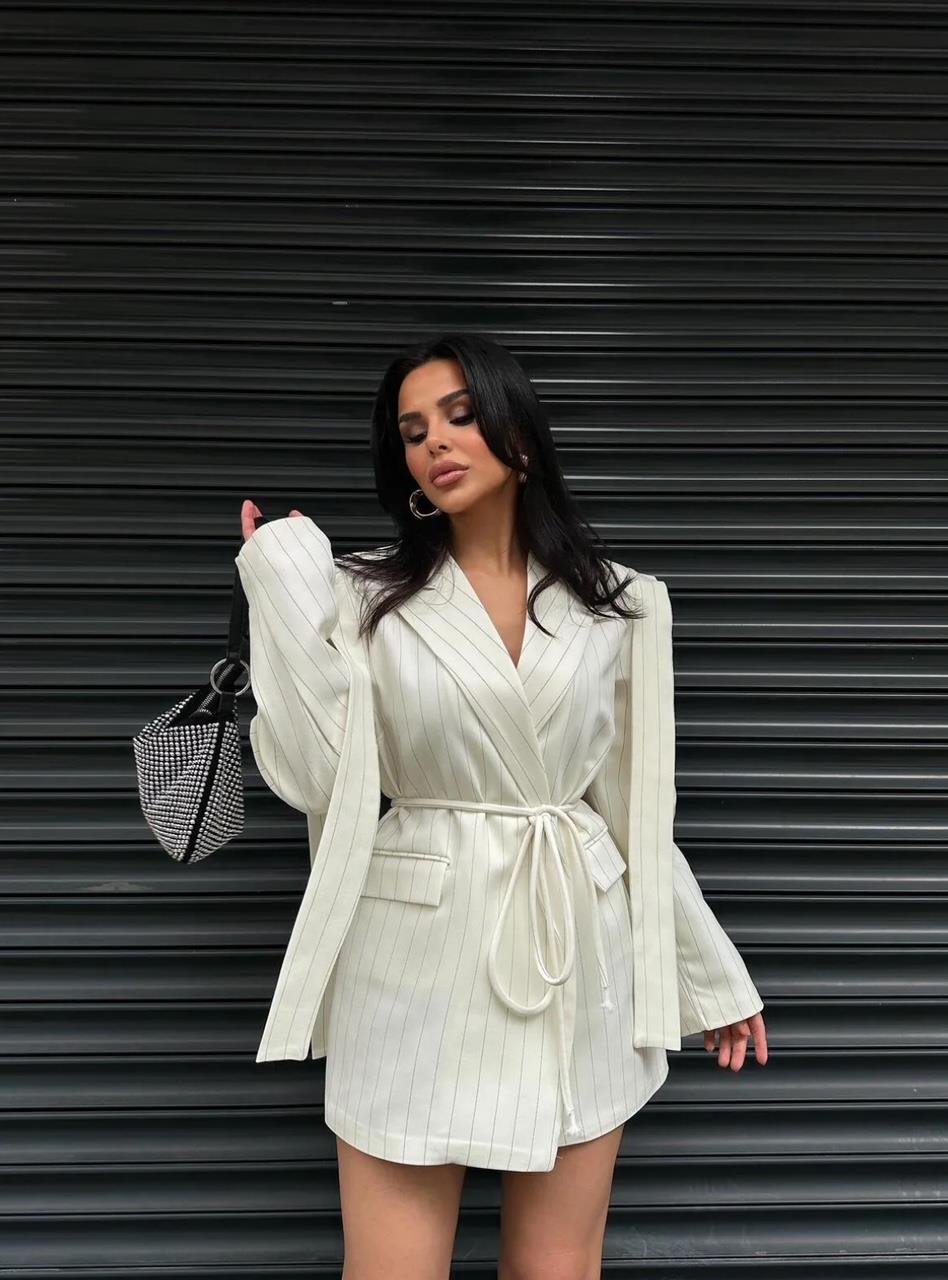 Beyaz Çizgili Bağlamalı Blazer Ceket