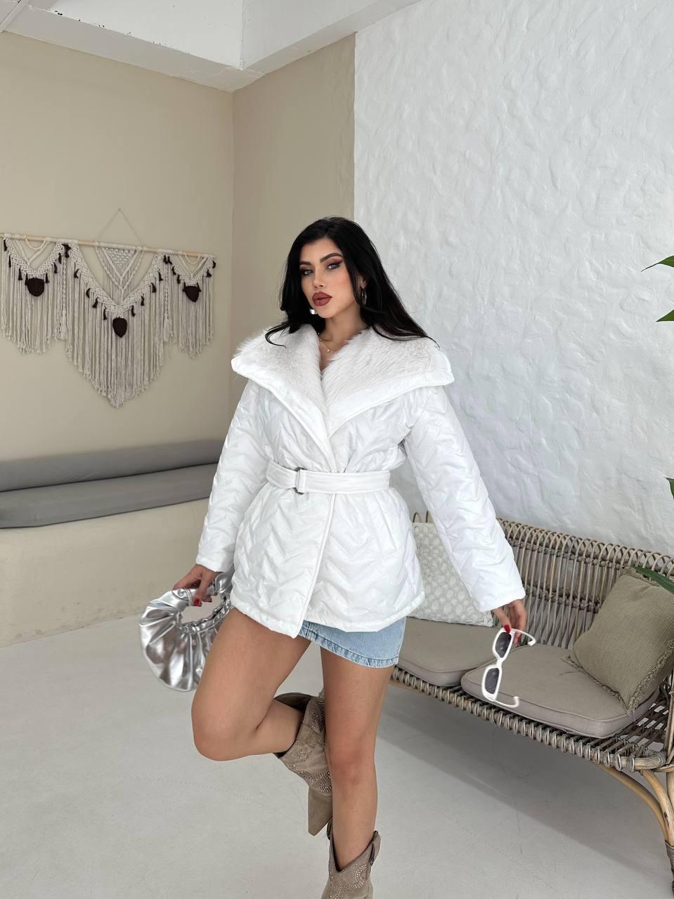 Beyaz Kürklü Kapitone Mont