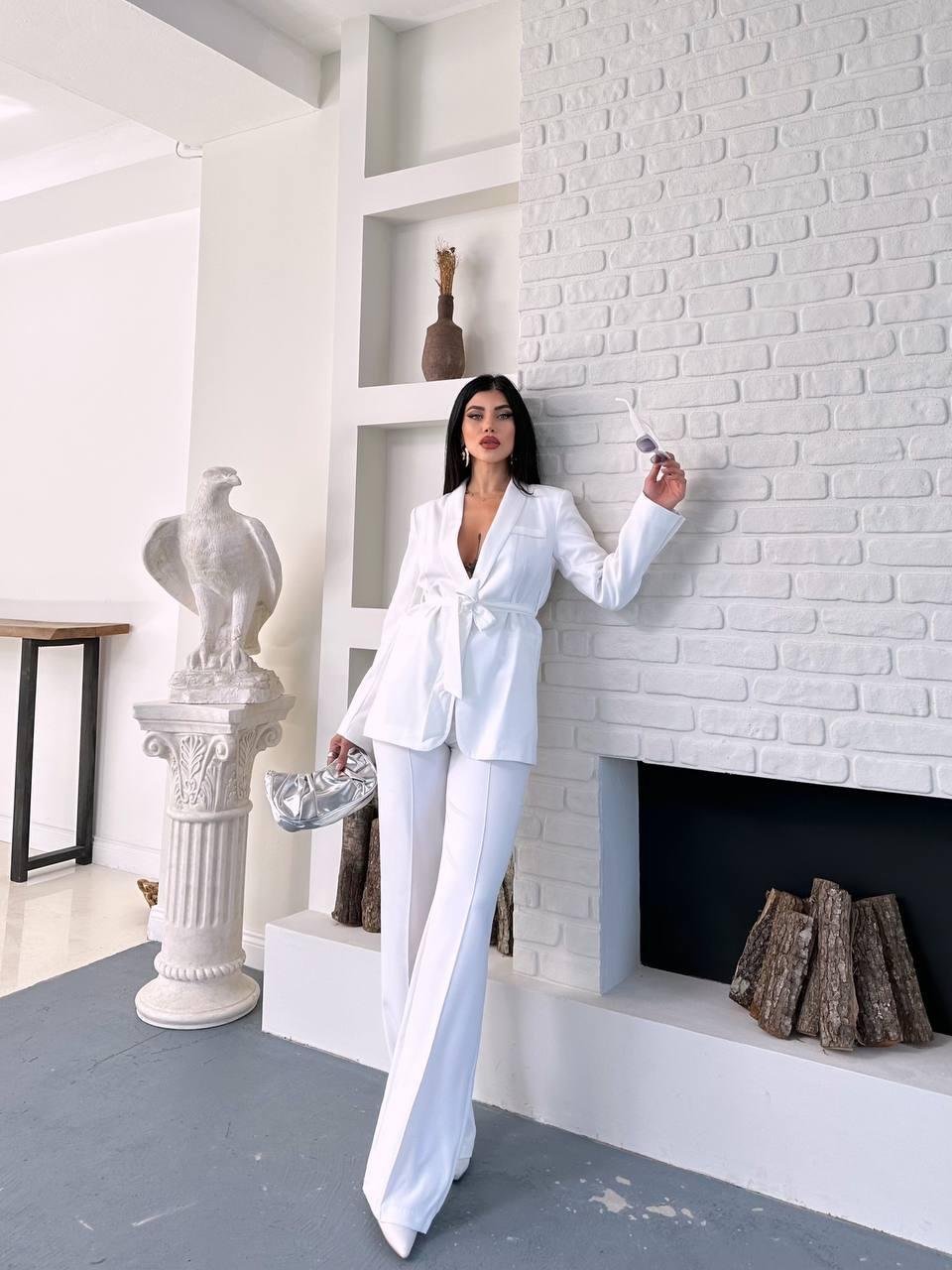 Beyaz Kuşaklı Bağlamalı Ceket Pantolon Blazer Takım