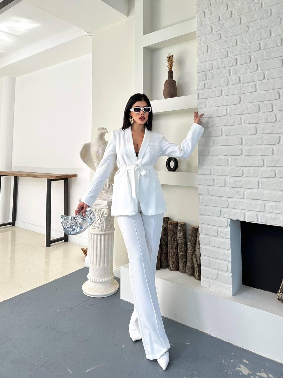 Beyaz Kuşaklı Bağlamalı Ceket Pantolon Blazer Takım
