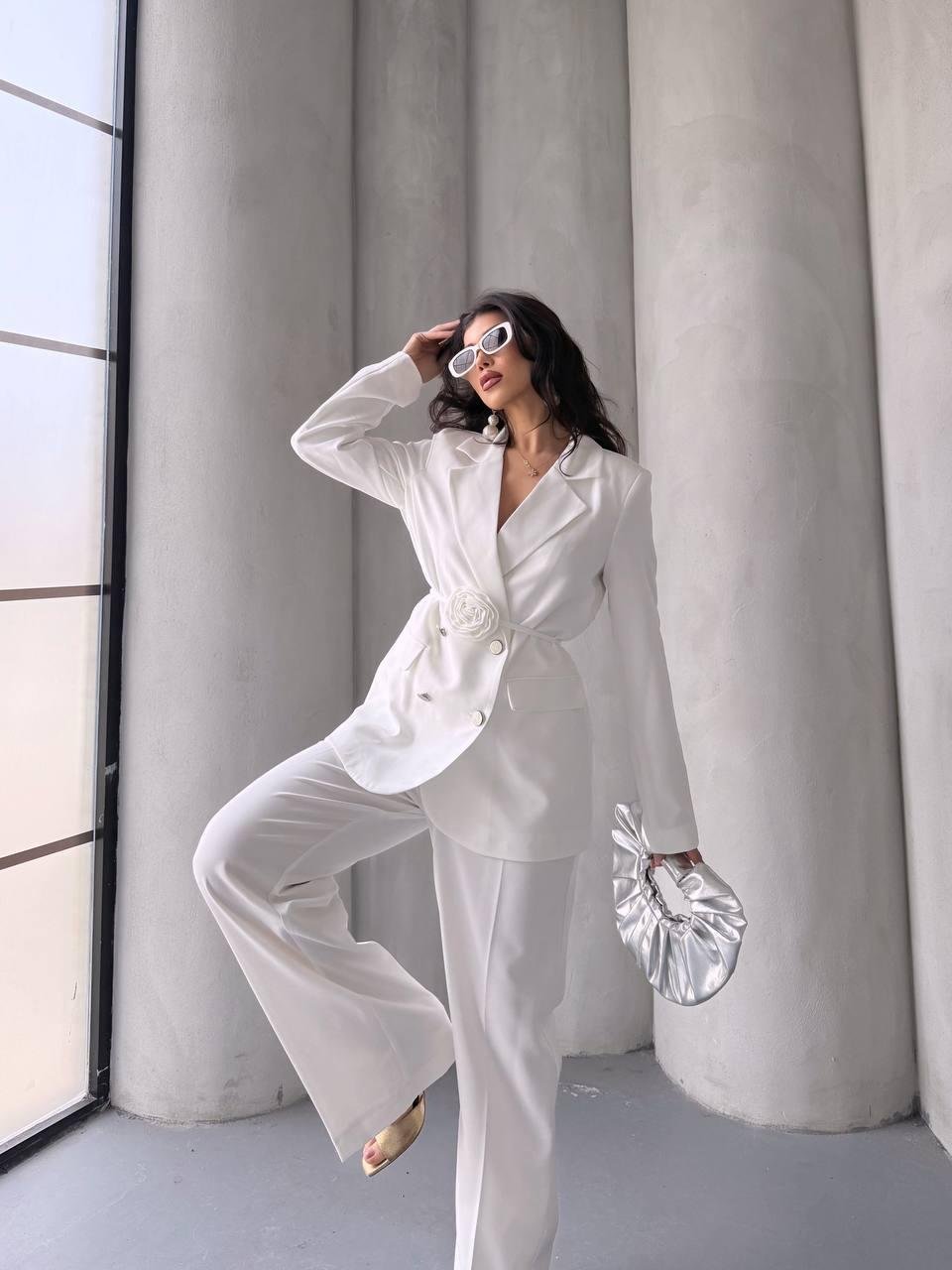 Beyaz Roses Güllü Blazer Takım