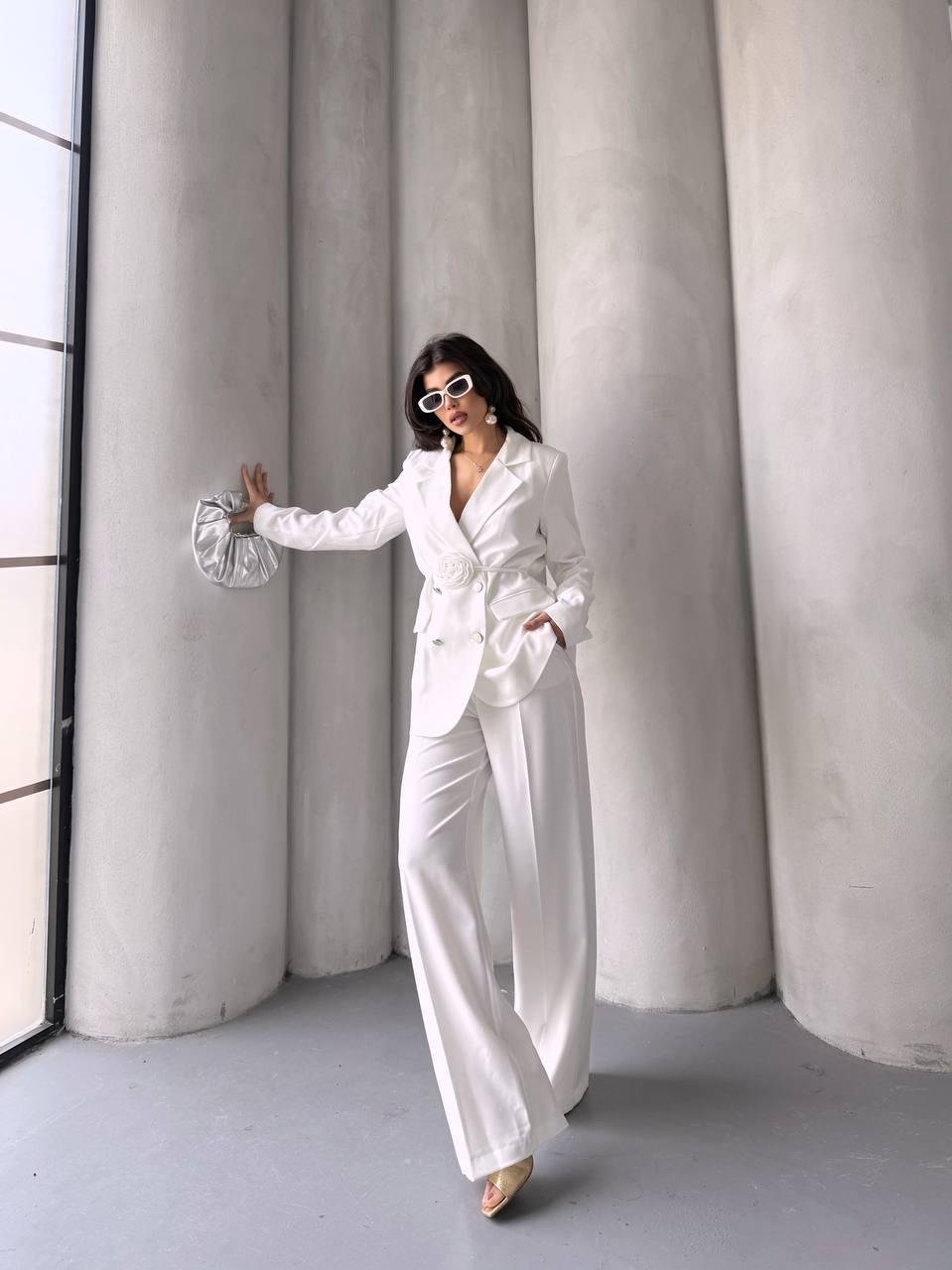 Beyaz Roses Güllü Blazer Takım
