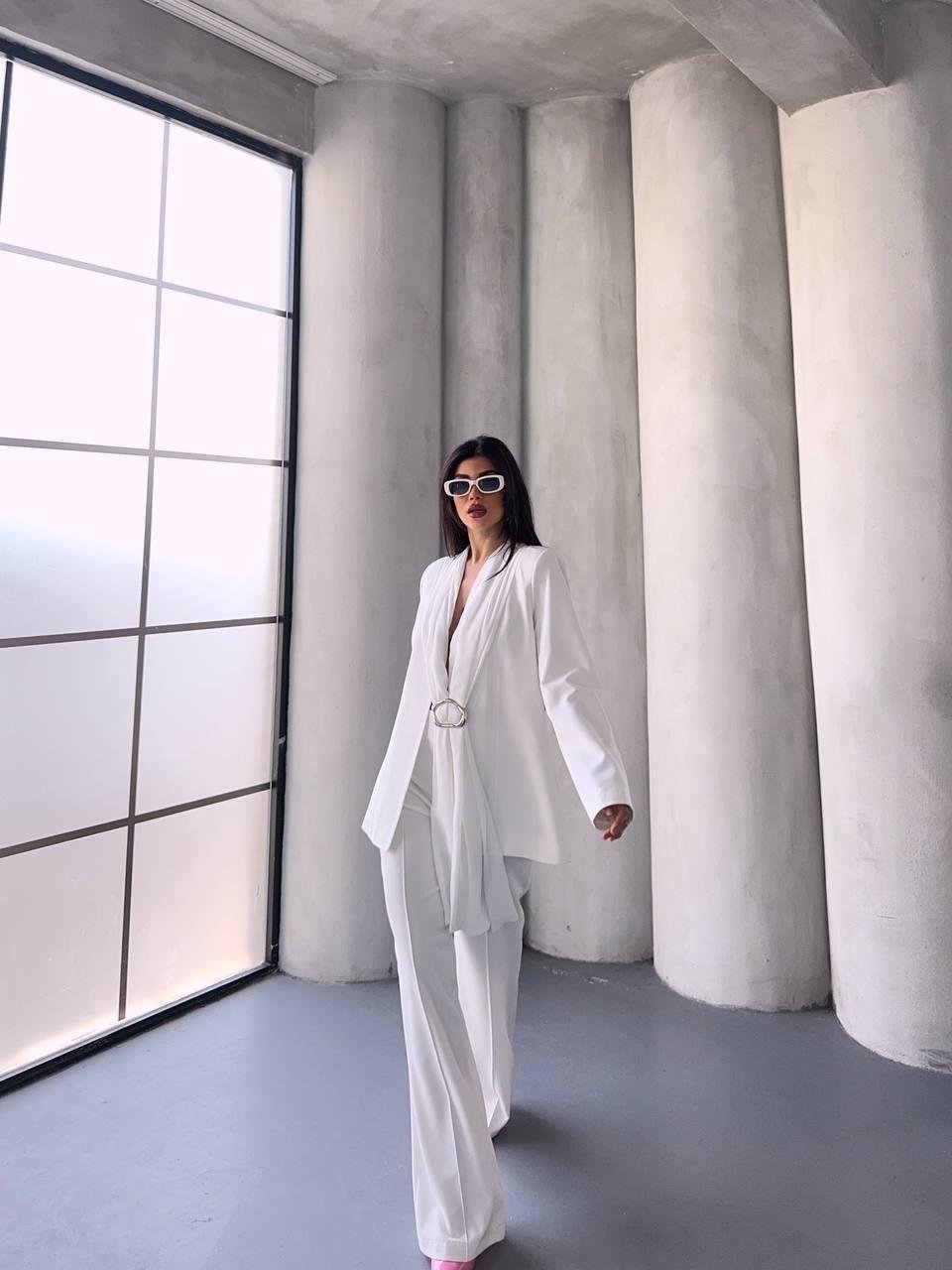 Beyaz Şal Görünümlü Blazer Takım