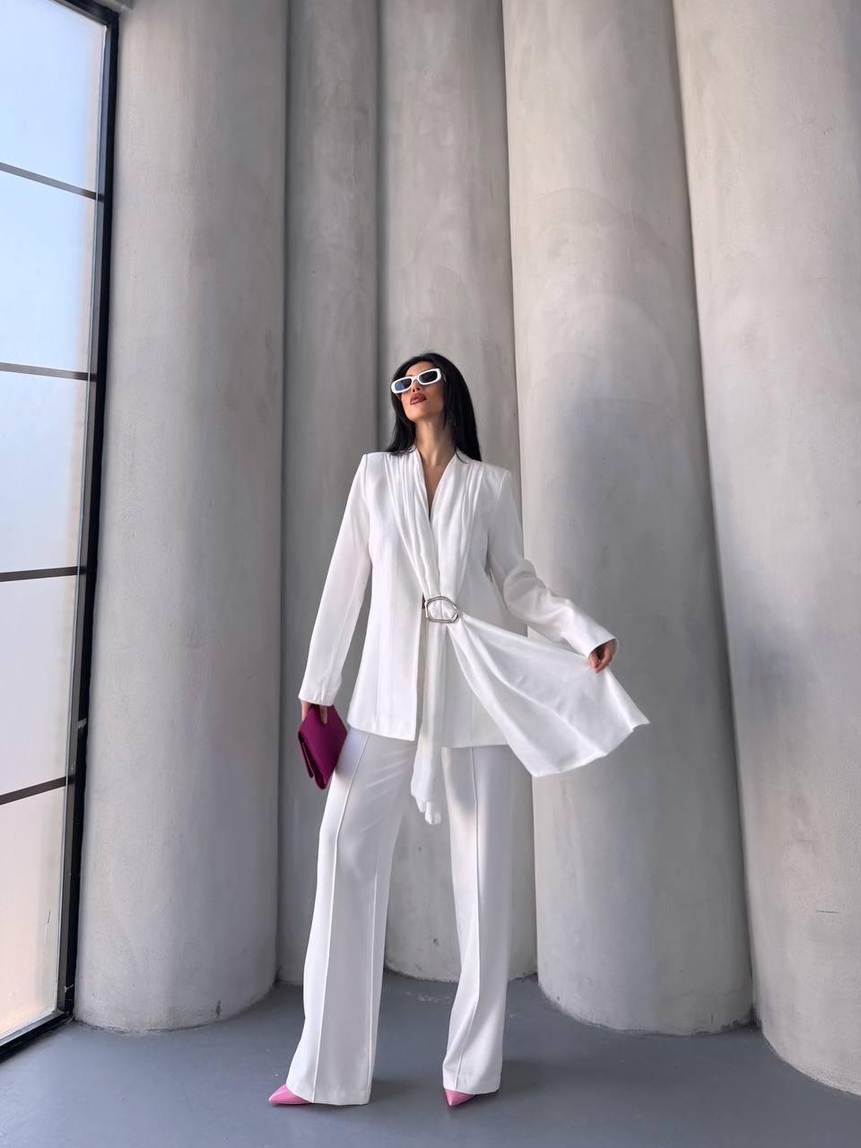 Beyaz Şal Görünümlü Blazer Takım