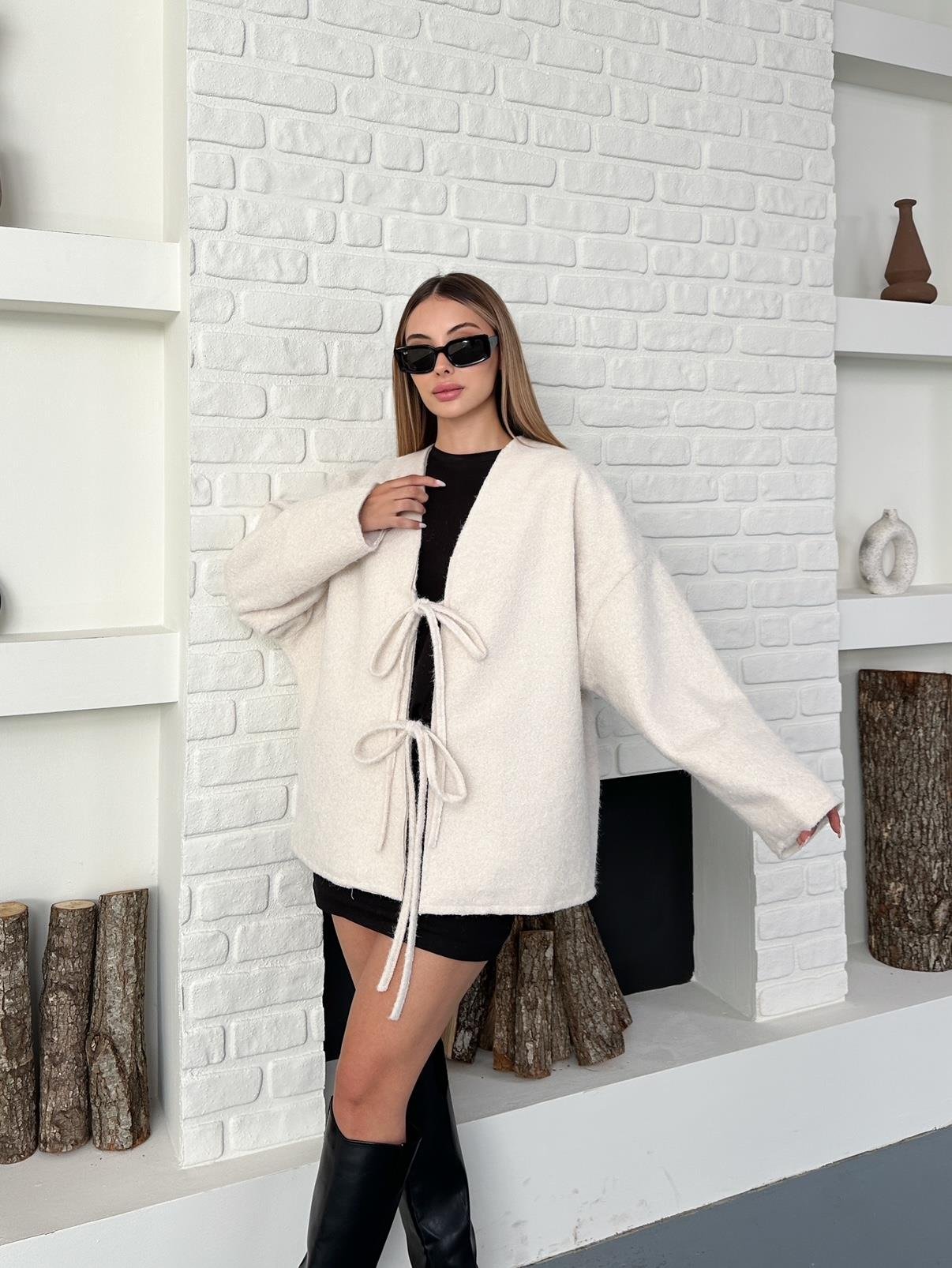 Ekru Çift Bağcıklı Kırçıllı Ceket