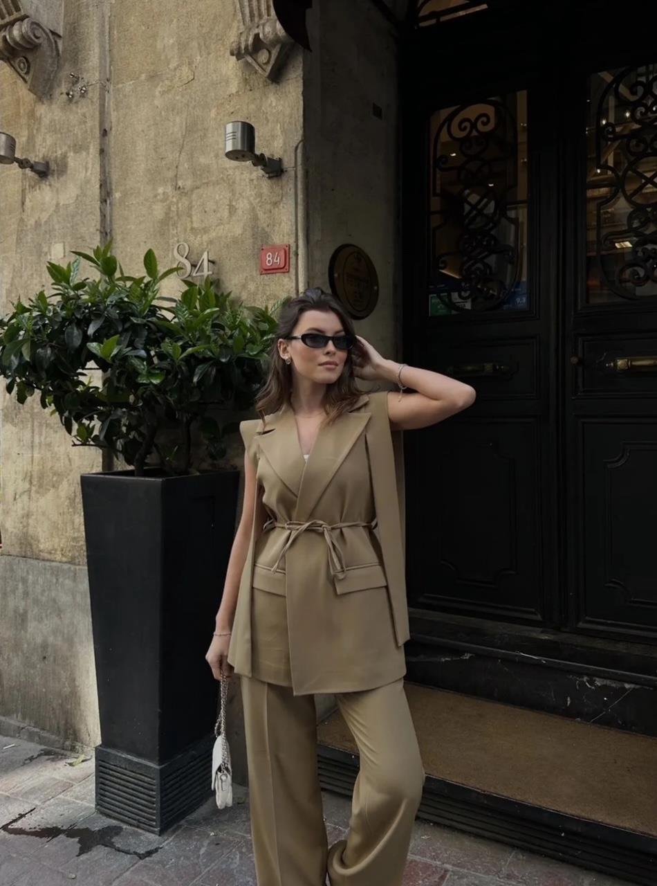 Haki Bağlamalı Yelekli Pantolonlu Blazer Takım