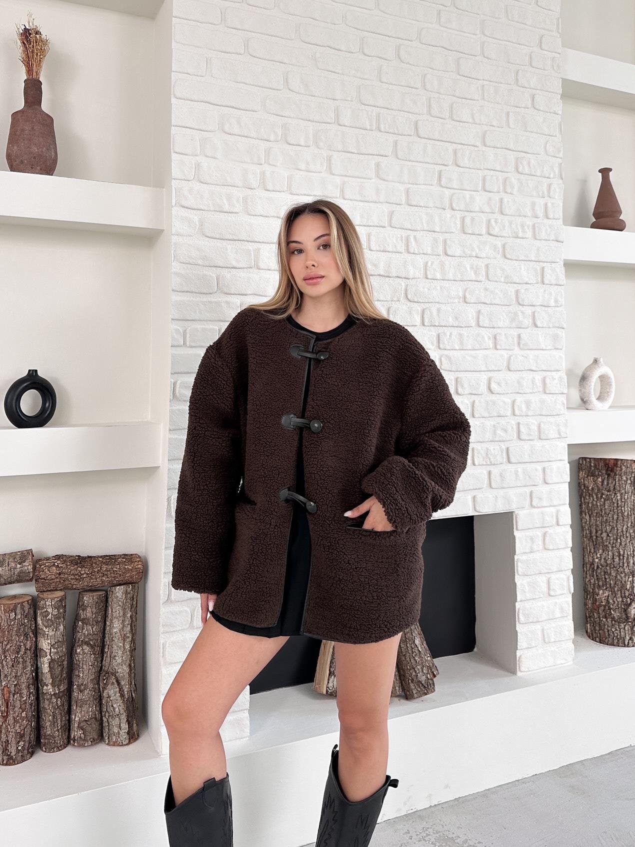 Kahverengi Apike Peluş Çoban Kapama Mont