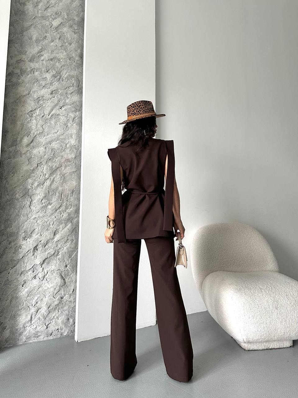 Kahverengi Bağlamalı Yelek Pantolon Blazer Takım