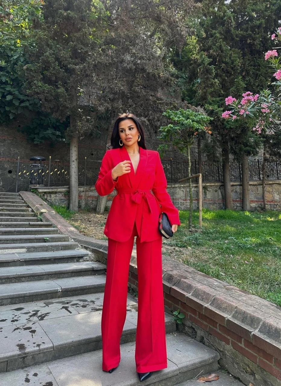 Kırmızı Kuşaklı Blazer Takım