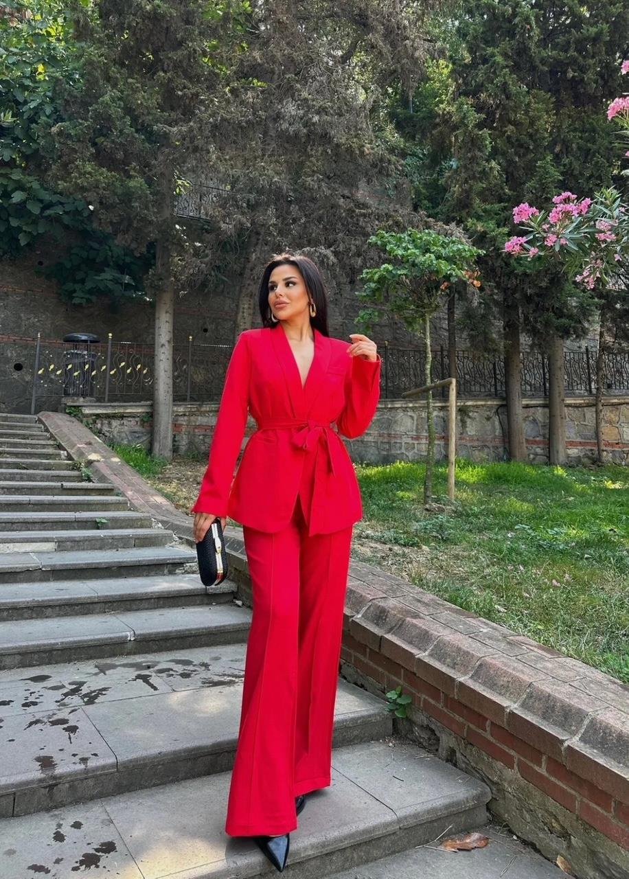 Kırmızı Kuşaklı Blazer Takım