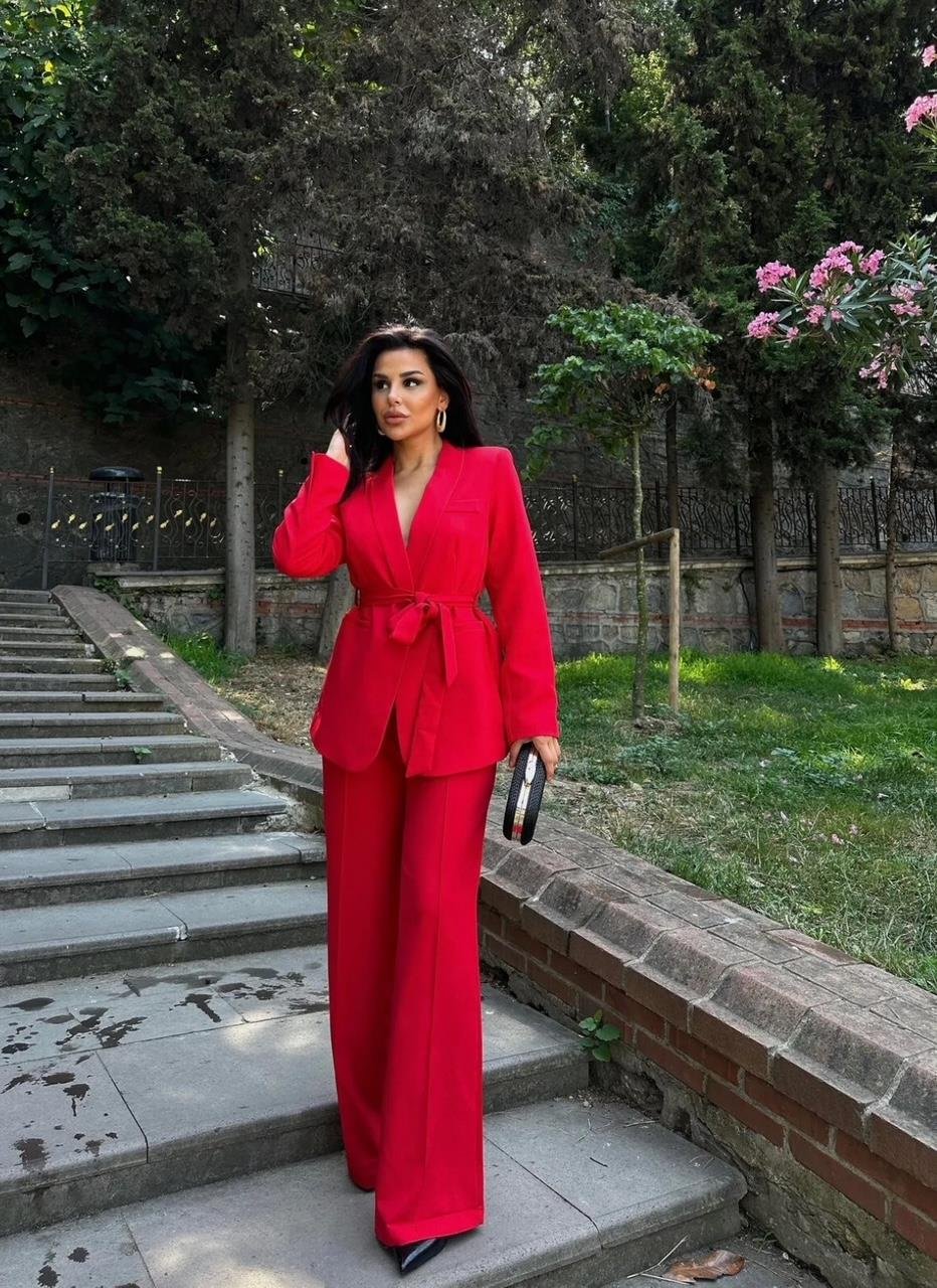 Kırmızı Kuşaklı Blazer Takım