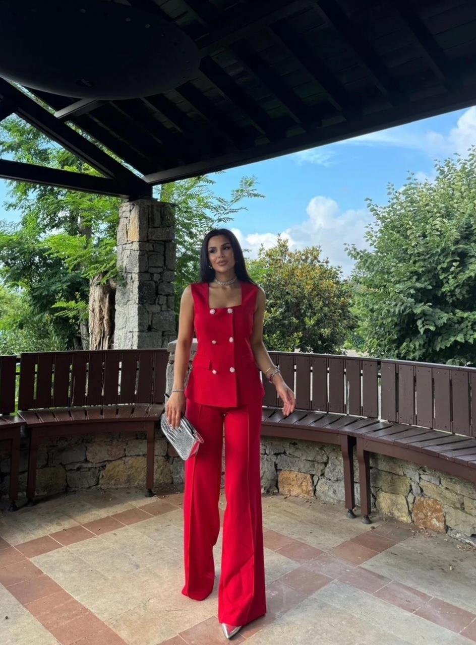 Kırmızı Taş Düğmeli Yelek Pantolon Blazer Takım