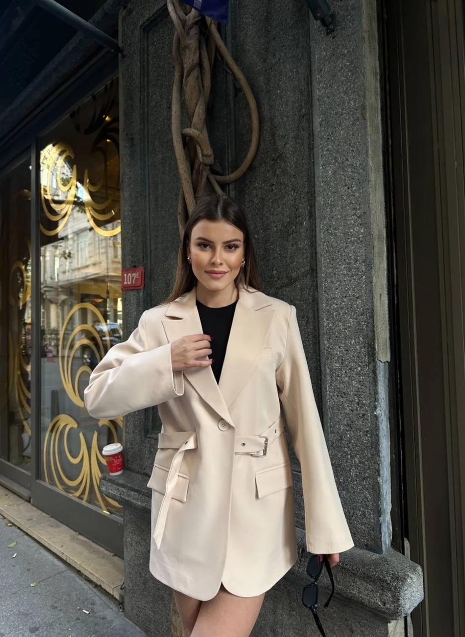 Krem Kemerli Blazer Ceket