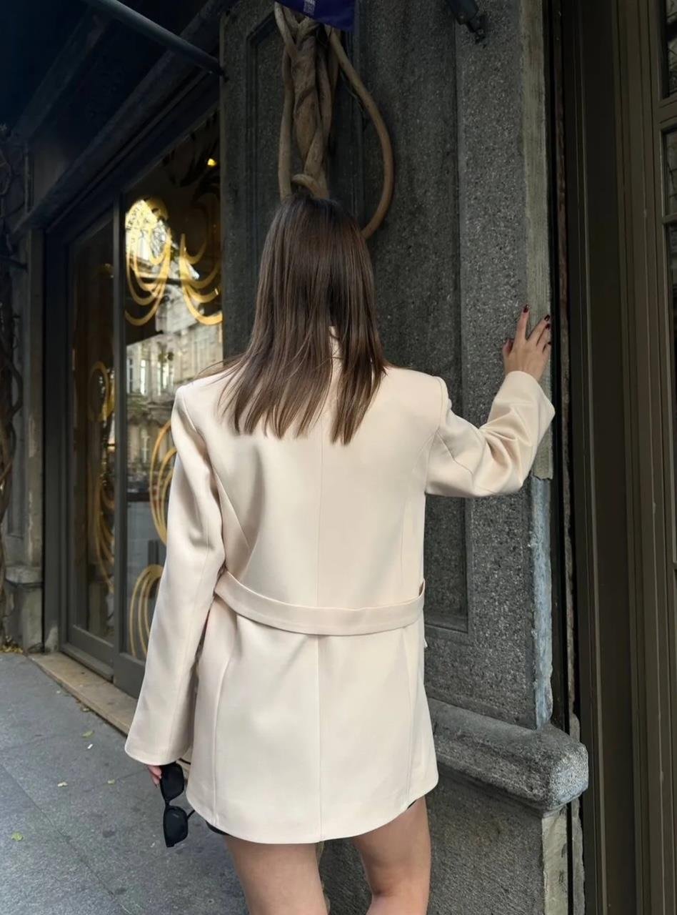 Krem Kemerli Blazer Ceket