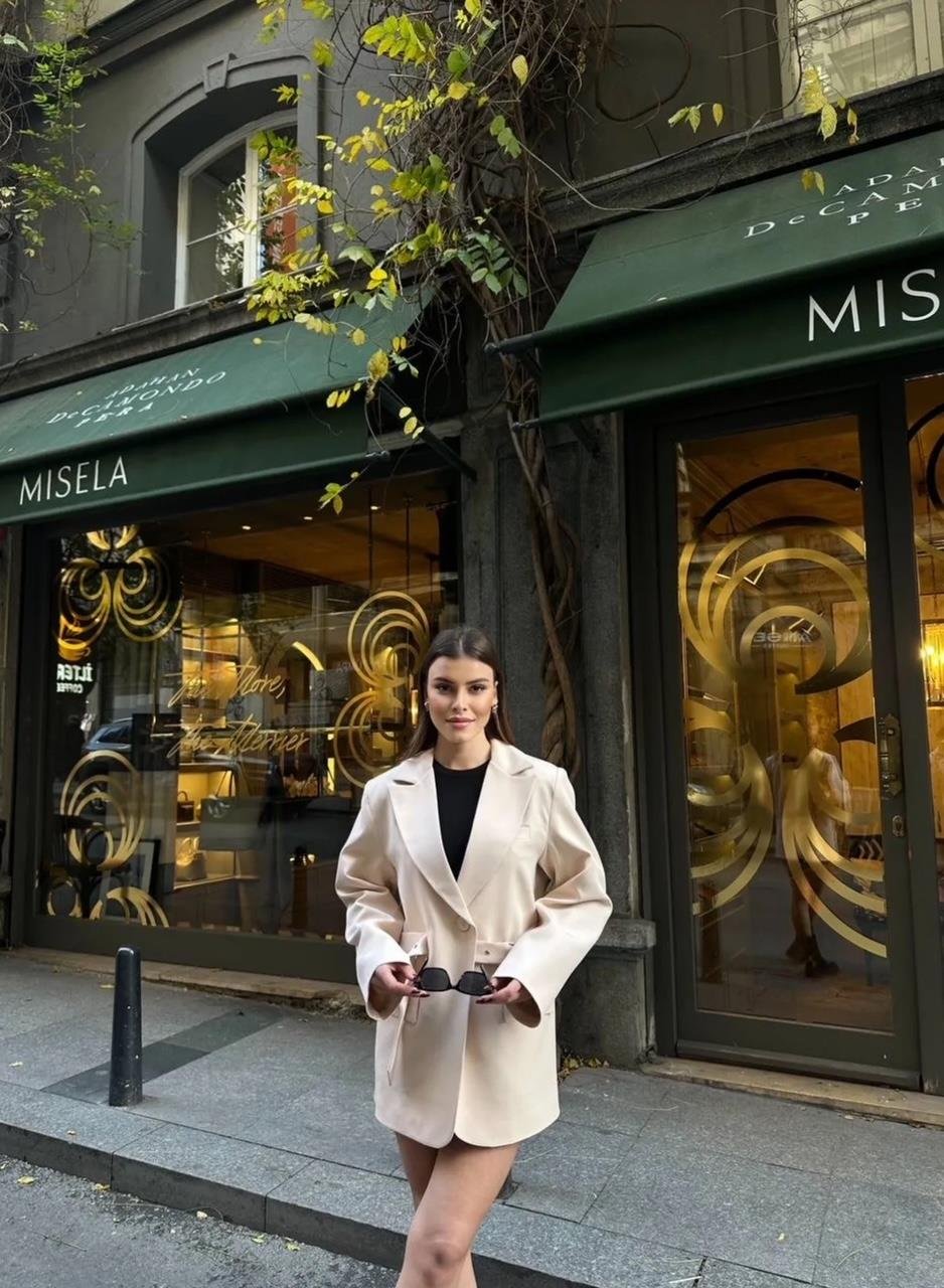 Krem Kemerli Blazer Ceket