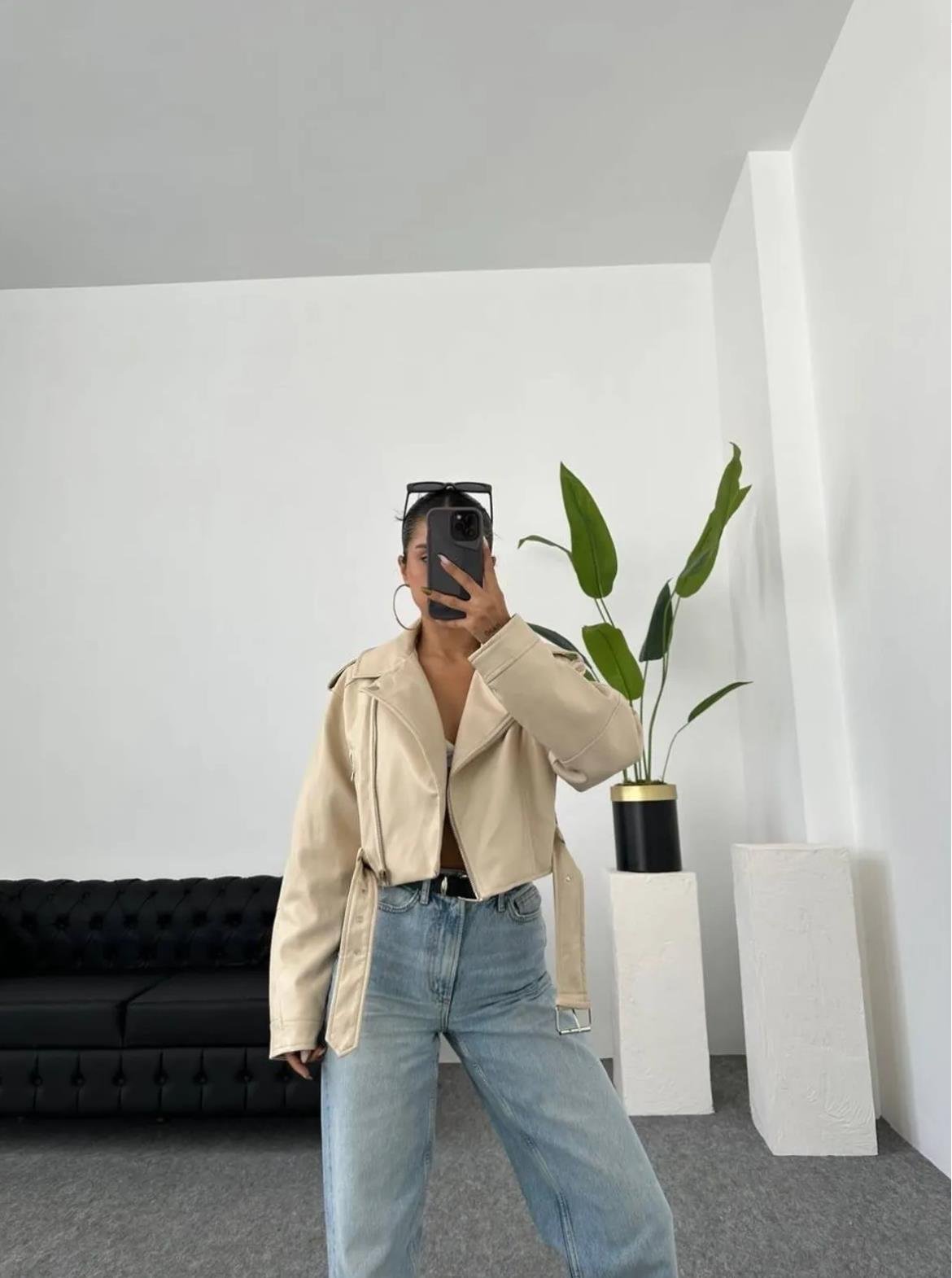 Krem Oversize Crop Deri Ceket