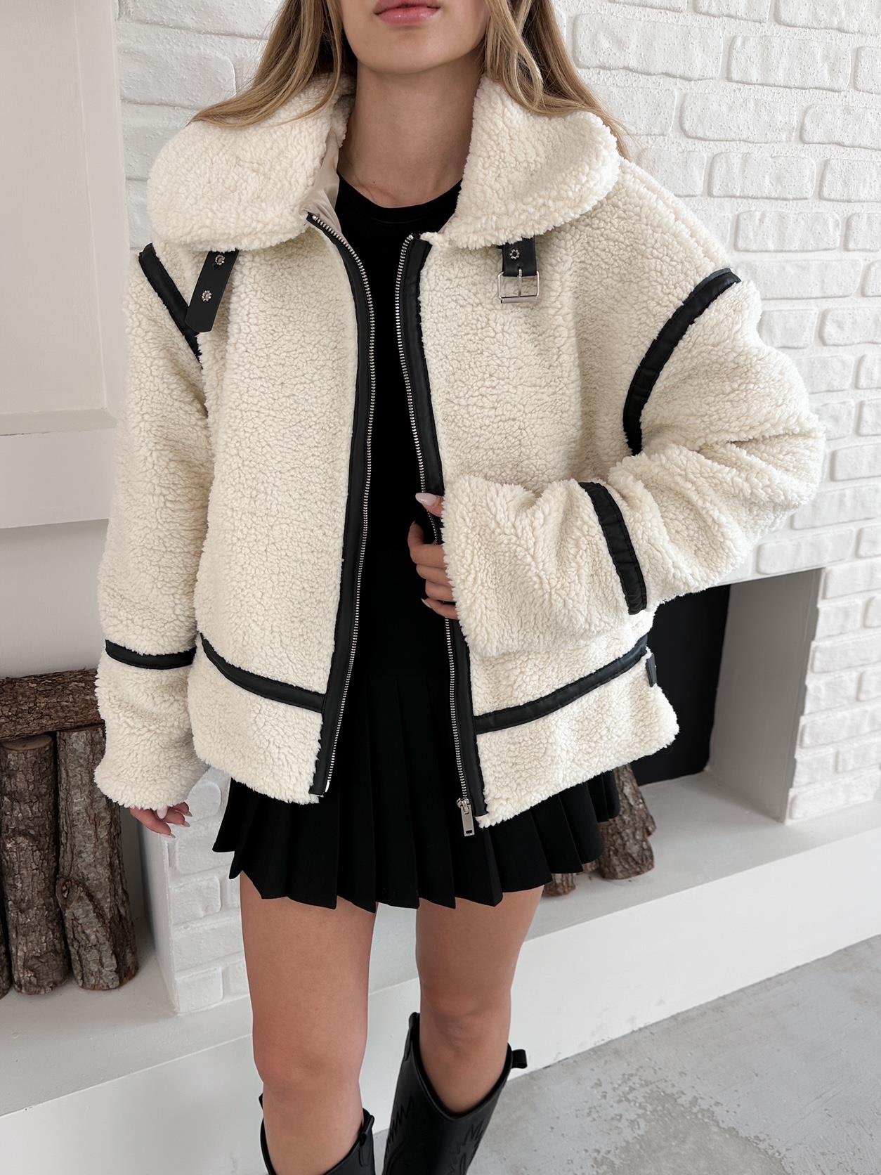 Krem Peluş Fermuarlı Oversize Kuzu Mont