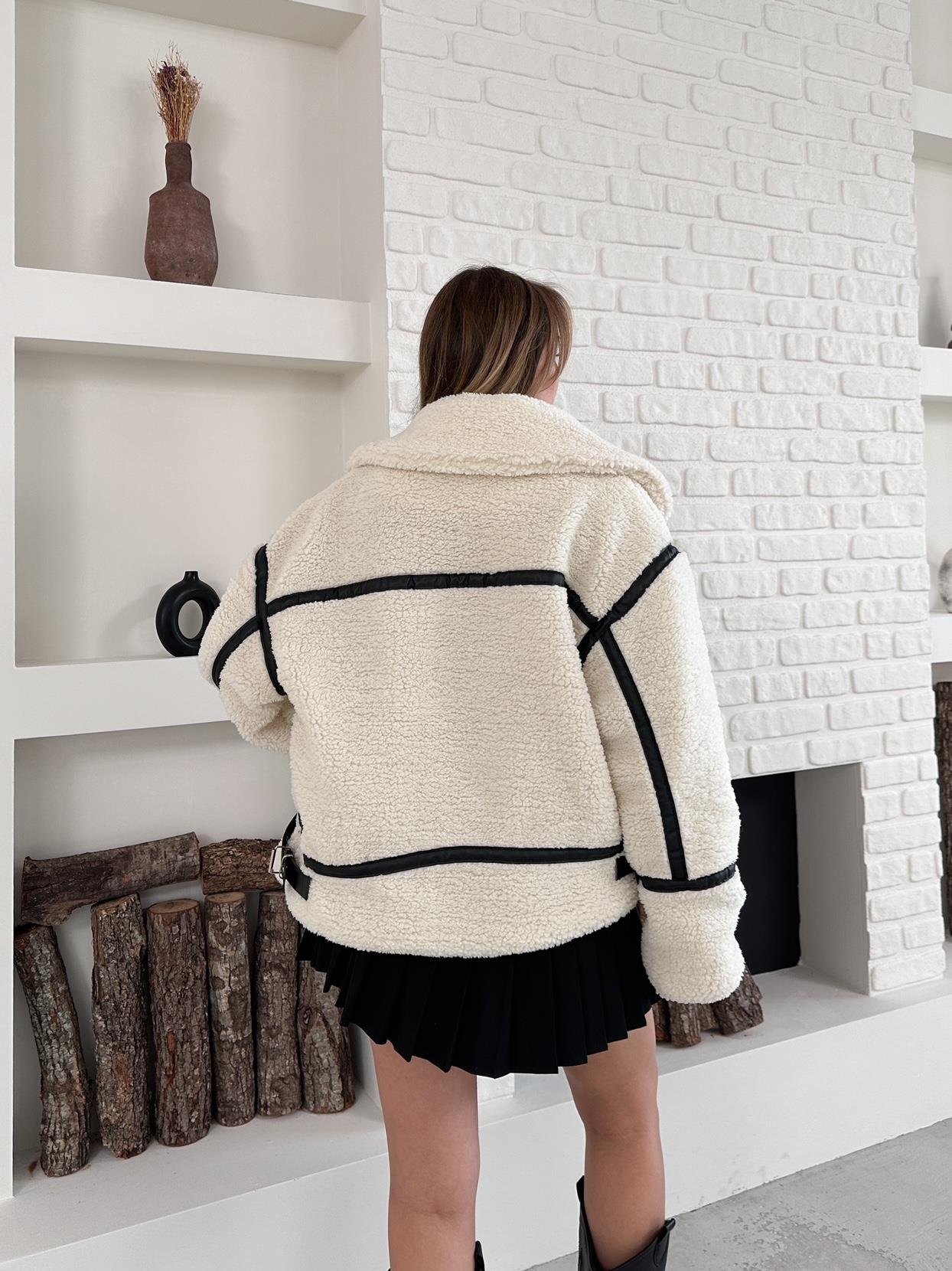 Krem Peluş Fermuarlı Oversize Kuzu Mont