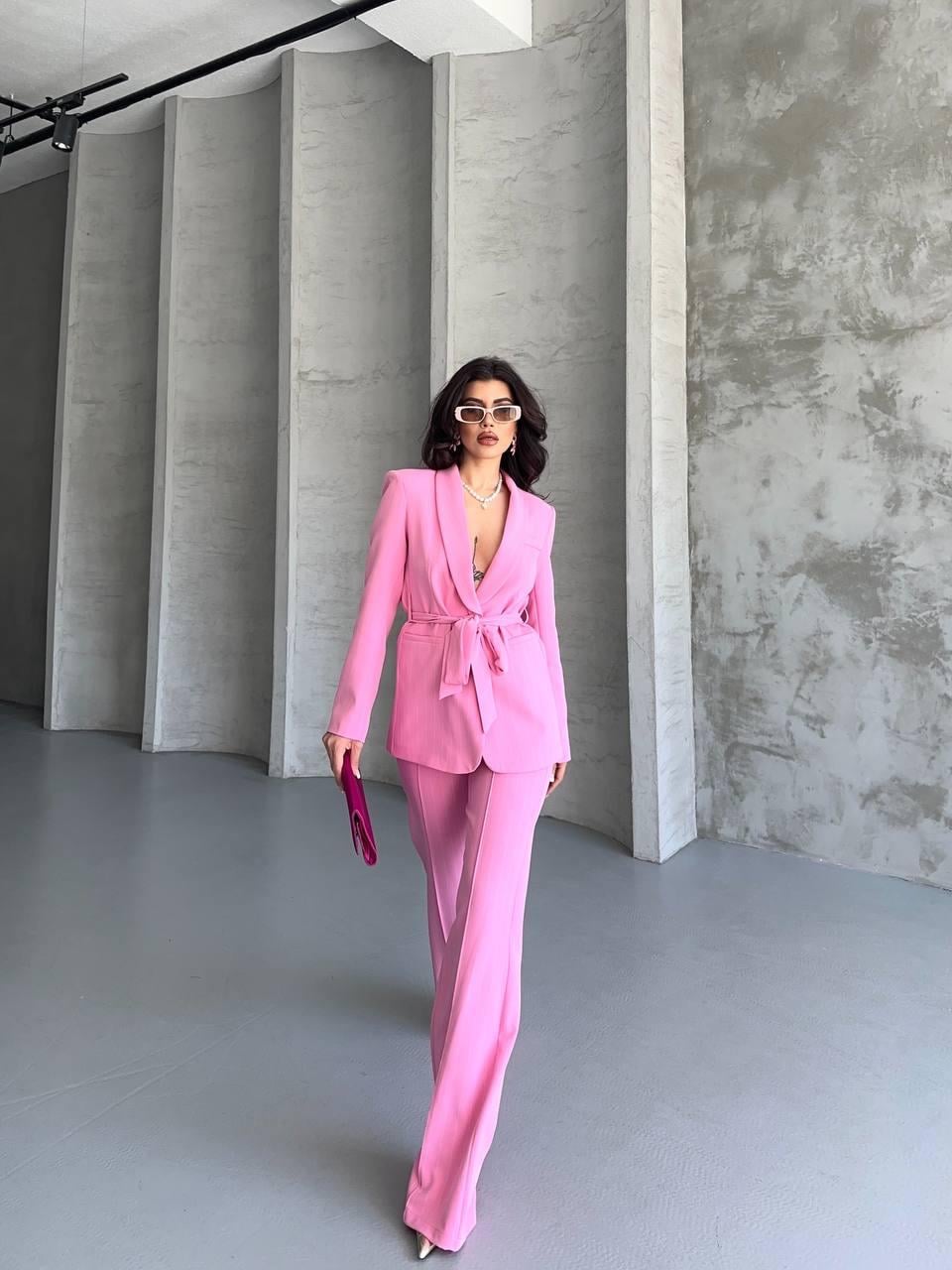 Pembe Kuşaklı Blazer Takım