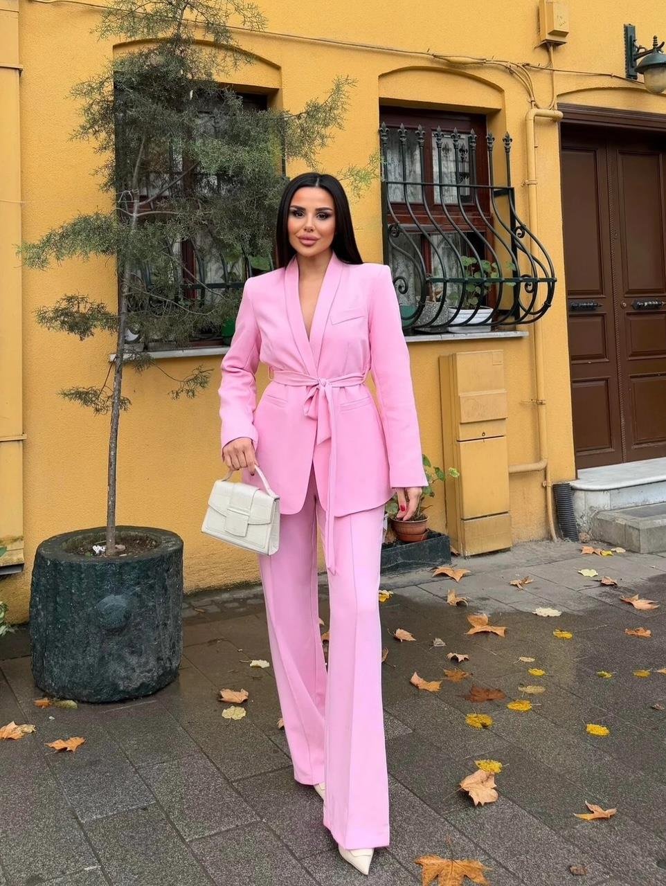 Pembe Kuşaklı Blazer Takım