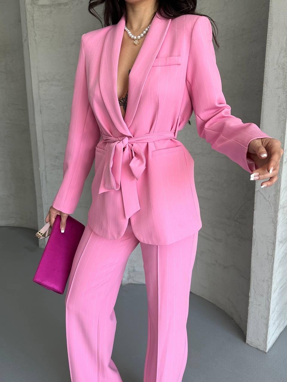 Pembe Kuşaklı Blazer Takım