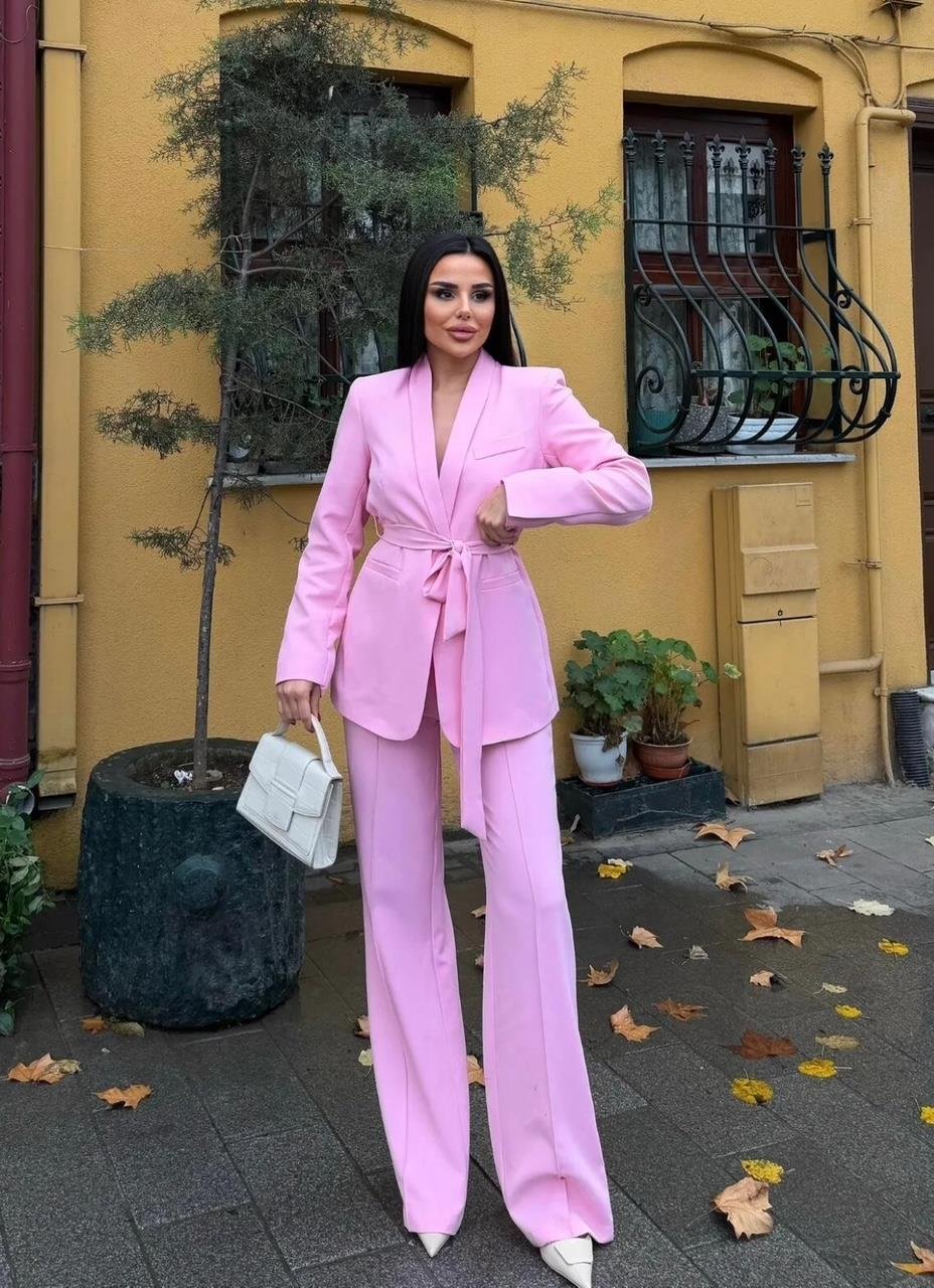 Pembe Kuşaklı Blazer Takım