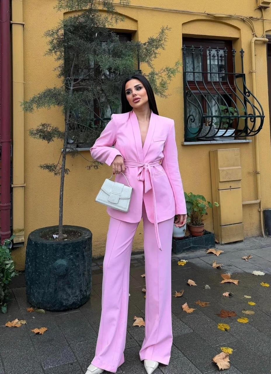 Pembe Kuşaklı Blazer Takım