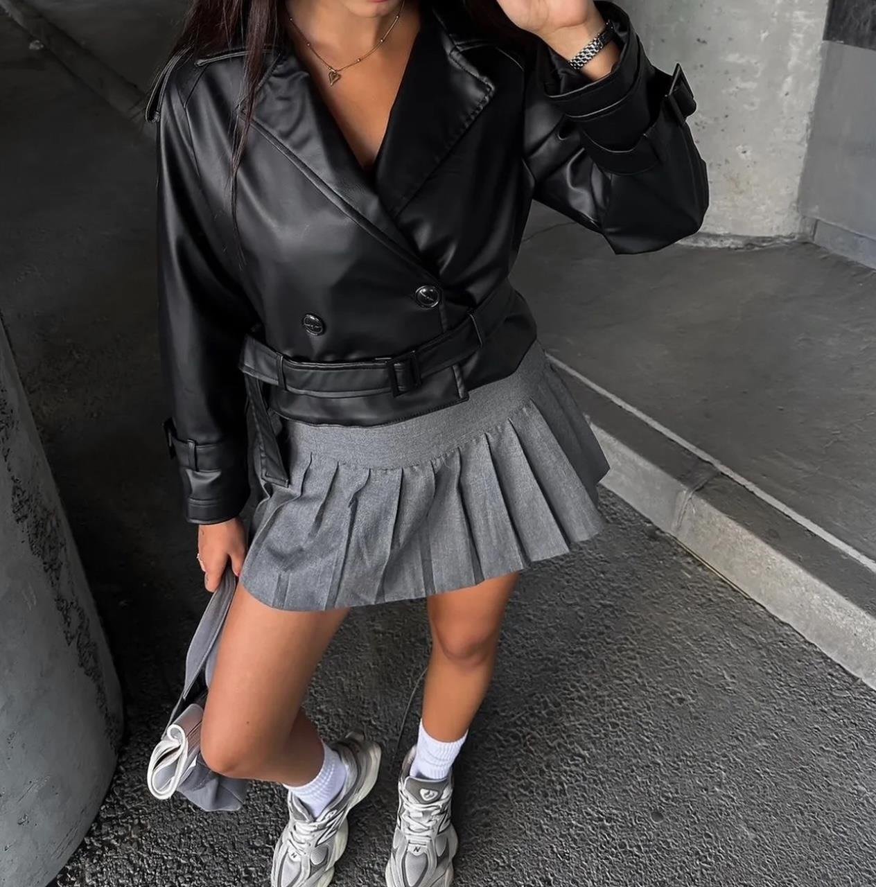 Siyah Crop Deri Trenç