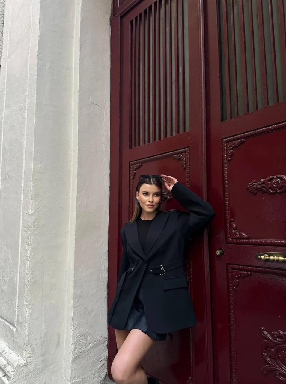 Siyah Kemerli Blazer Ceket
