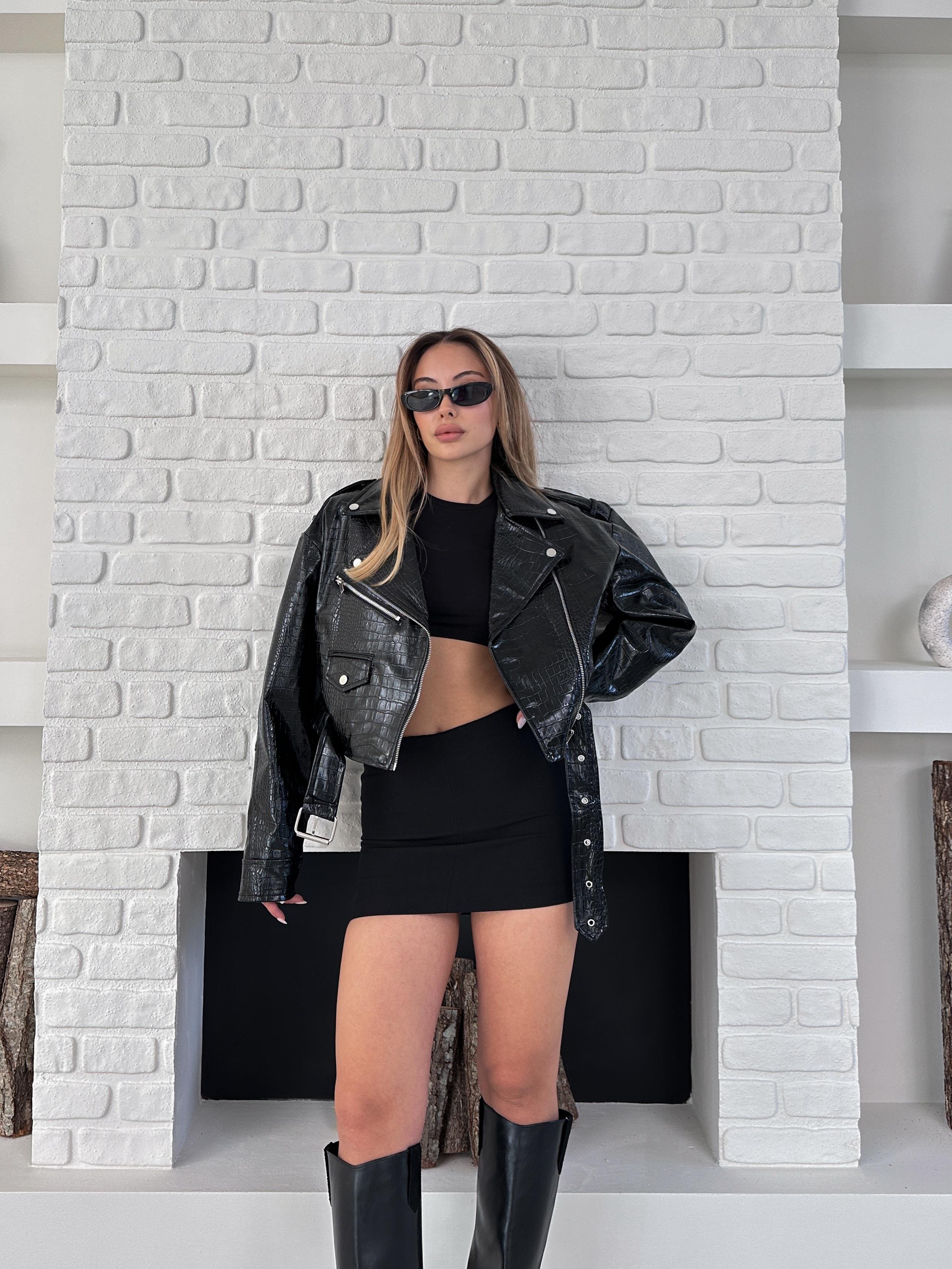 Siyah Krokodil Kemerli Oversize Crop Deri Ceket