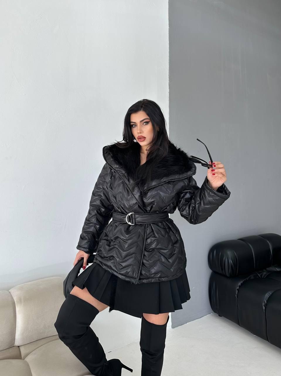 Siyah Kürklü Kapitone Mont