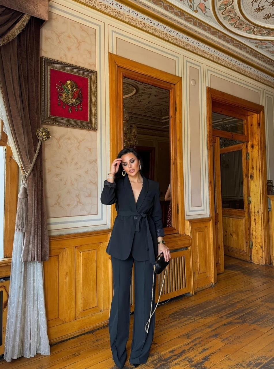 Siyah Kuşaklı Blazer Takım