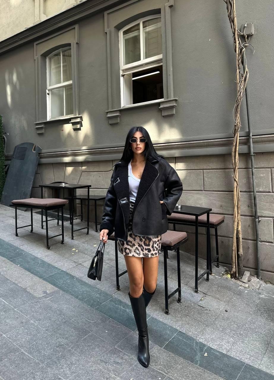 Siyah Lamine Çoban Düğmeli Mont