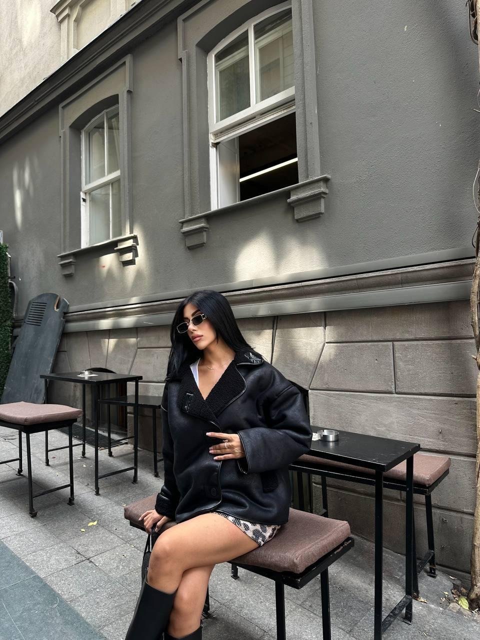 Siyah Lamine Çoban Düğmeli Mont