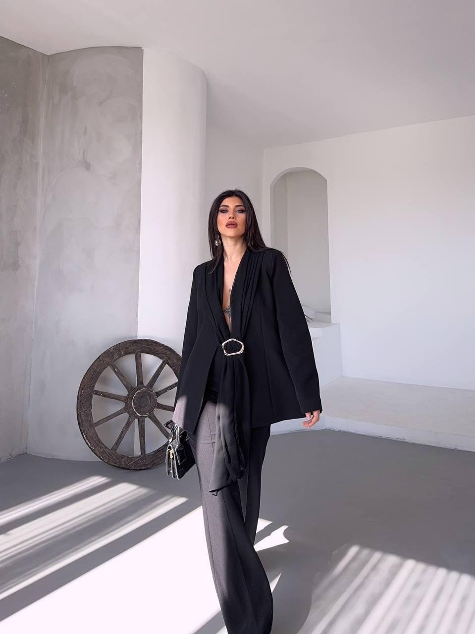 Siyah Şal Görünümlü Blazer Takım