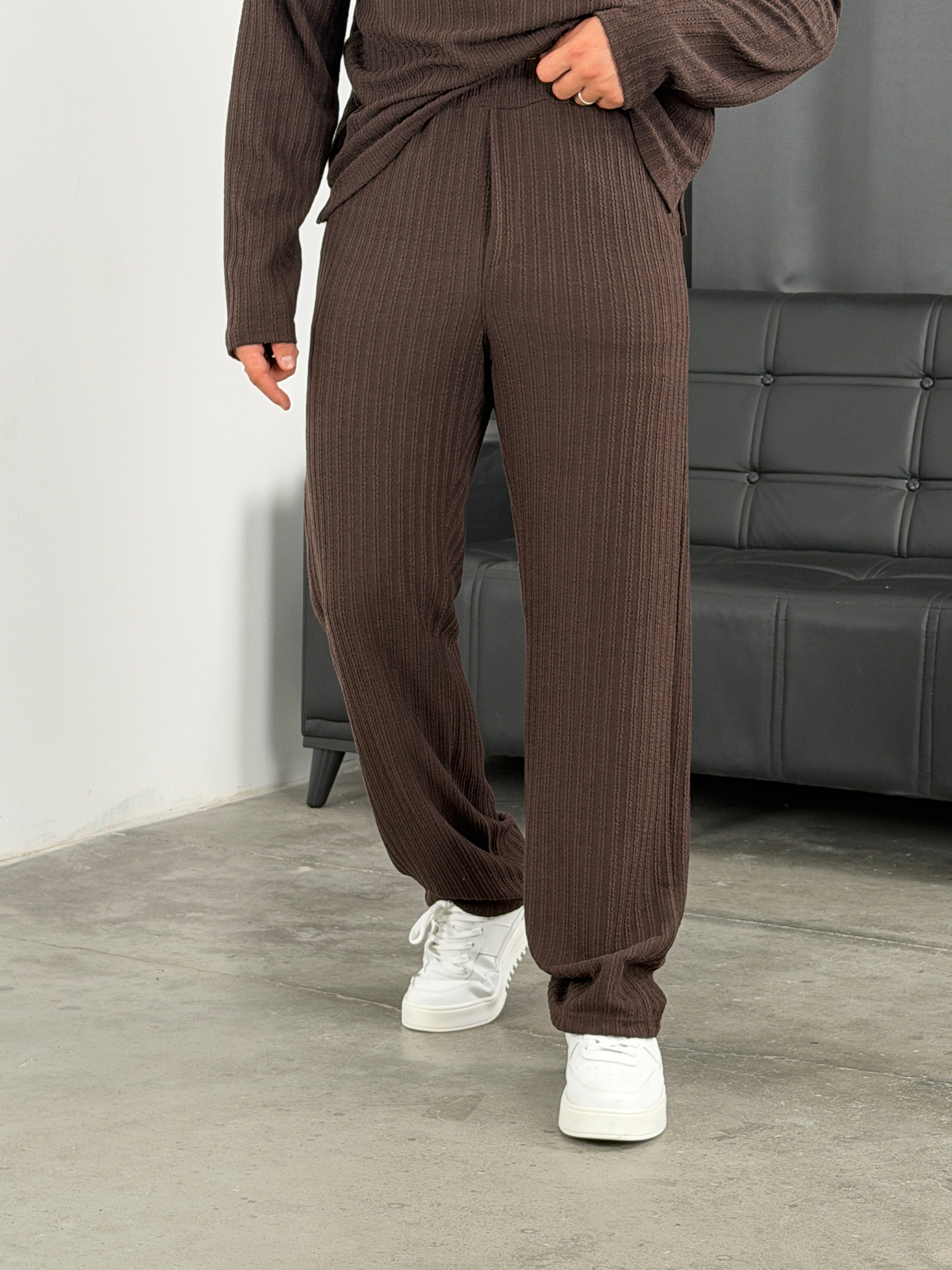 Burgu Desen Henley Model Takım Acı Kahve