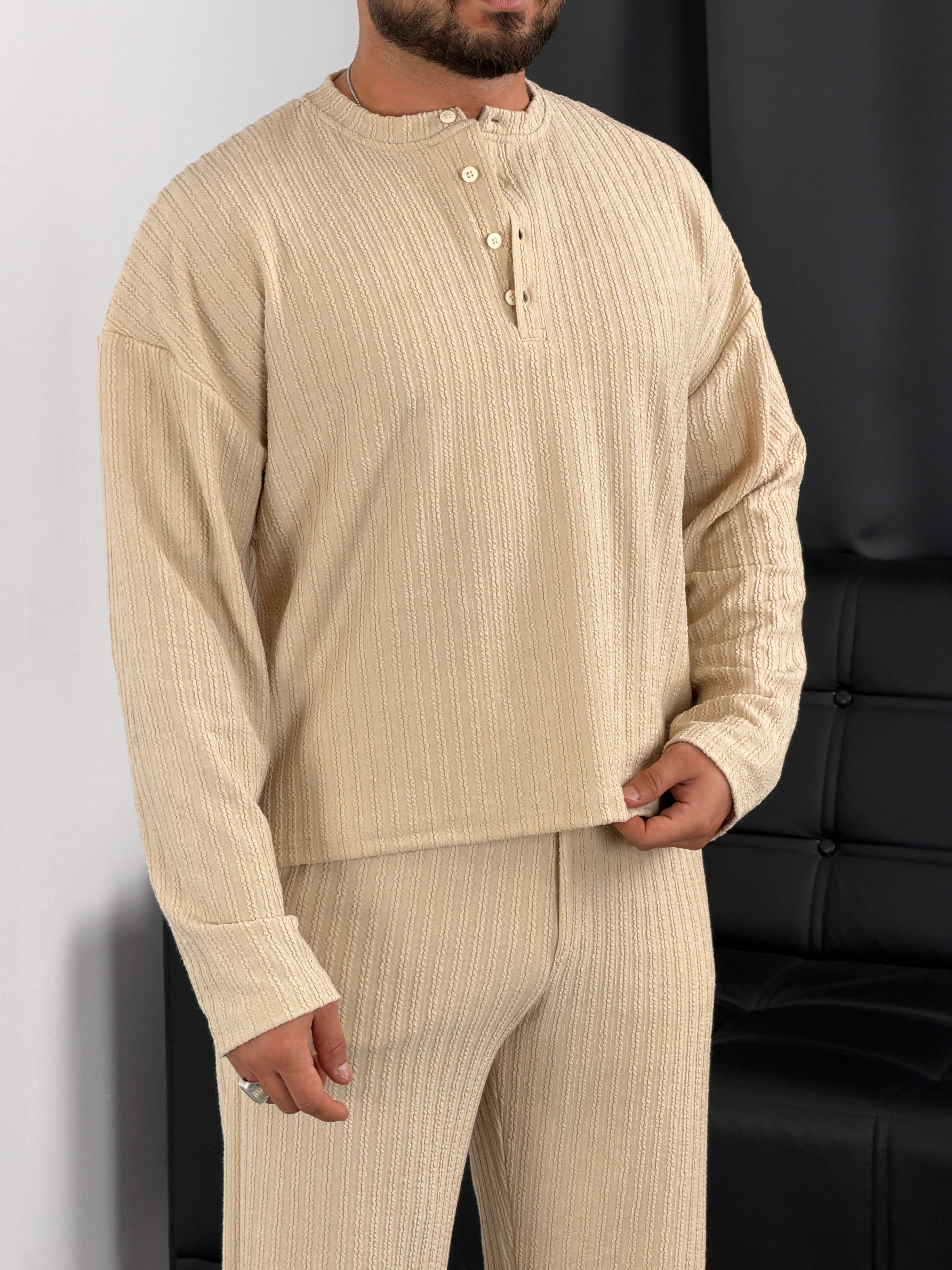 Burgu Desen Henley Model Takım Bej