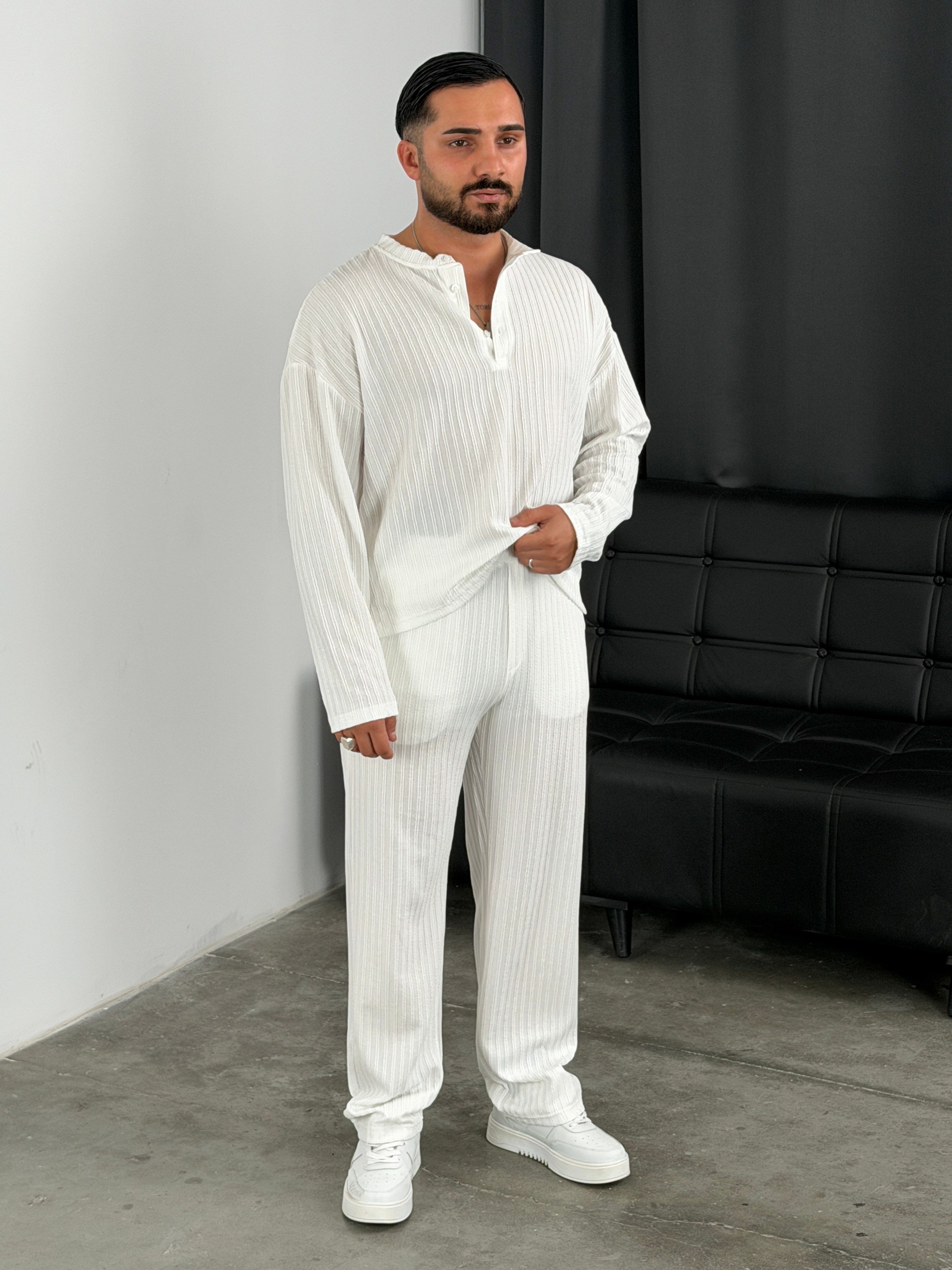 Burgu Desen Henley Model Takım Beyaz