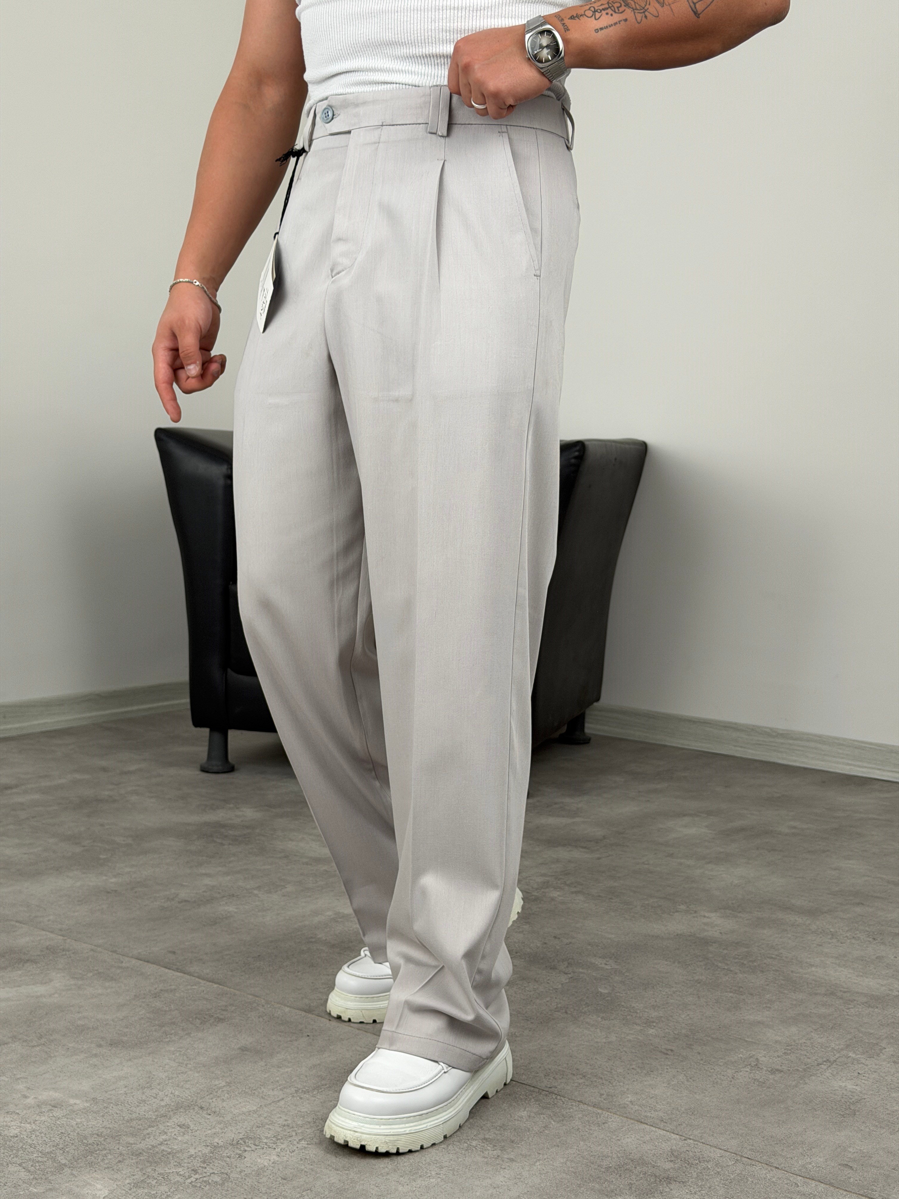 DİL DETAYLI PİLELİ VİSKON SUPER BAGGY PANTOLON TAŞ GRİ