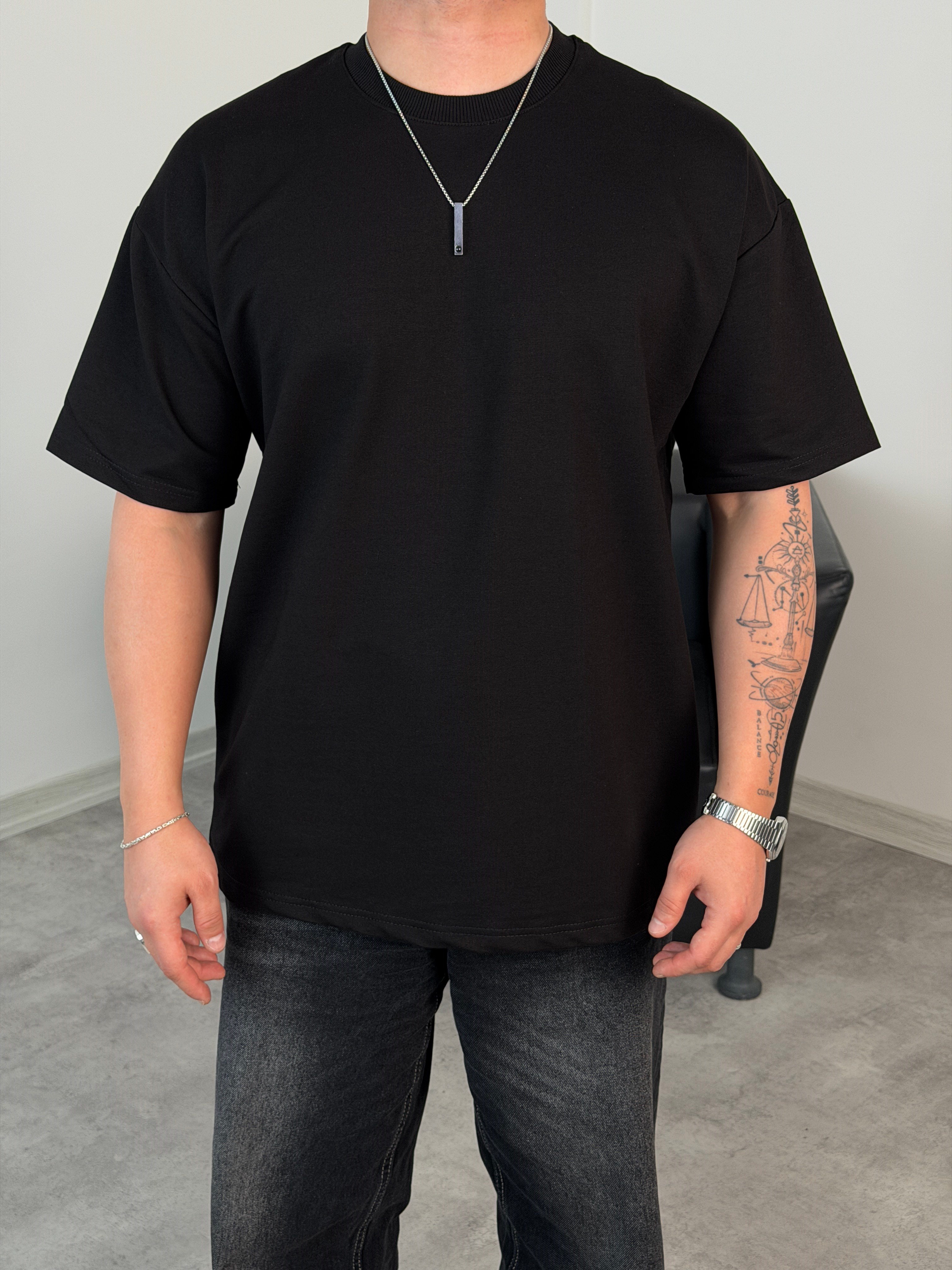 OVERSİZE GRAMAJLI BASİC TİŞÖRT SİYAH